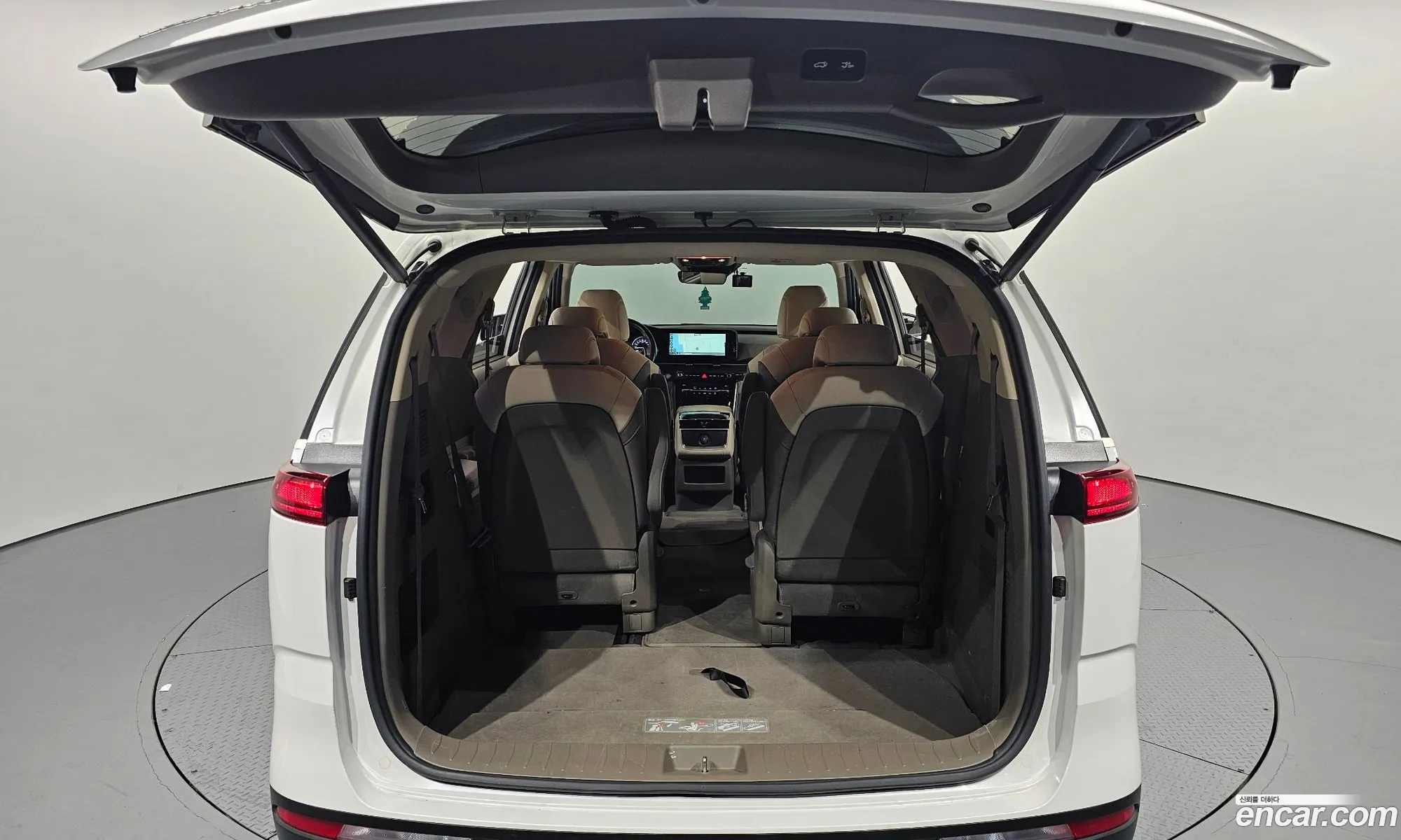 Kia Carnival 2022 — 7