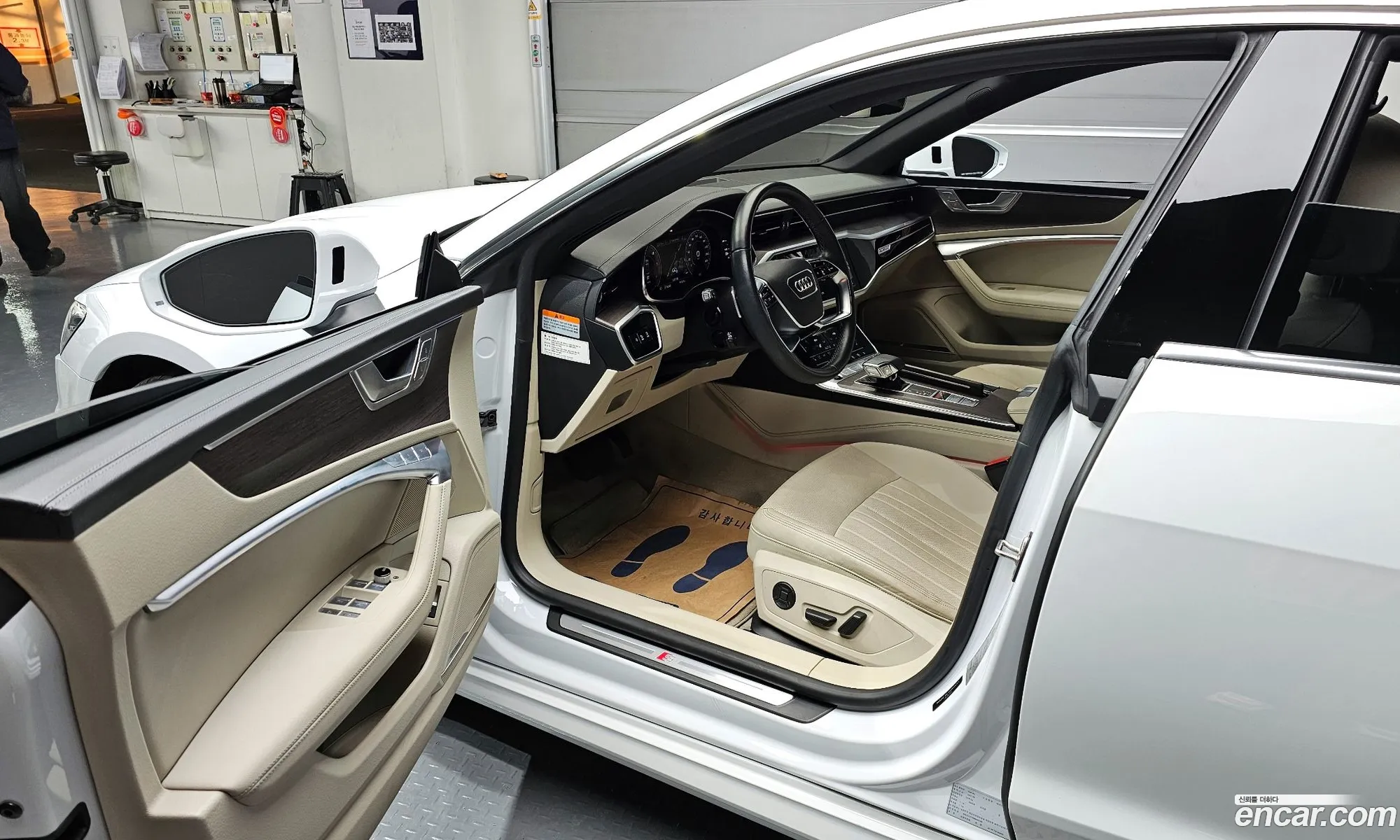 Audi A7 2022 WAUZZZF26NN000294 — 12