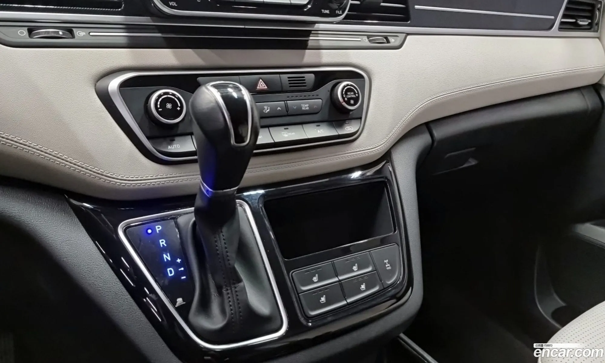 Hyundai Grand Starex 2019 — 12
