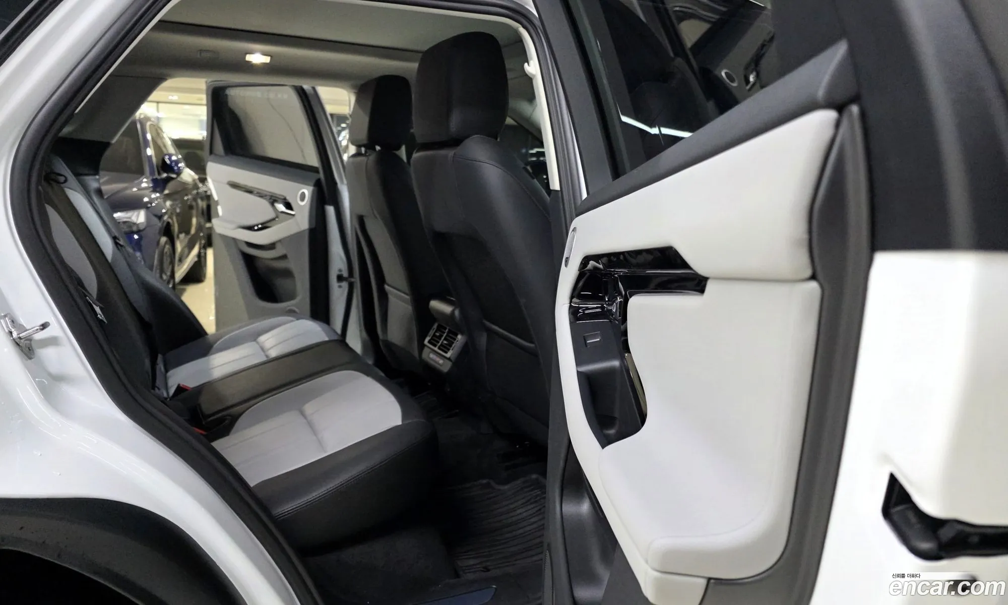 Land Rover Range Rover Evoque 2025 — 11