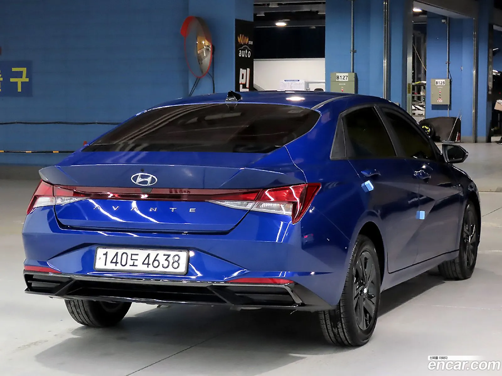 Hyundai Elantra 2022 — 2