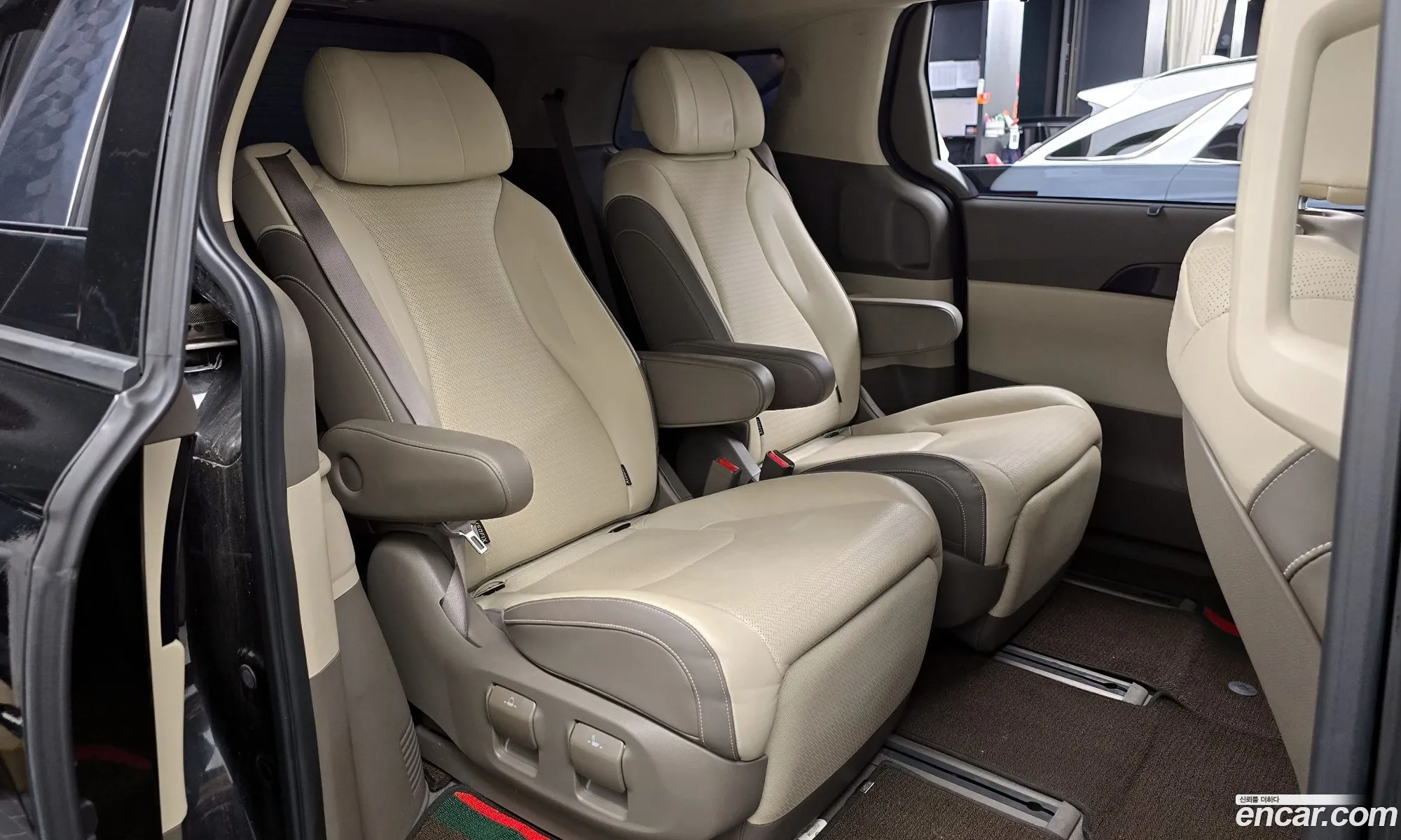 Kia Carnival 2021 KNANE813BMS101197 — 2