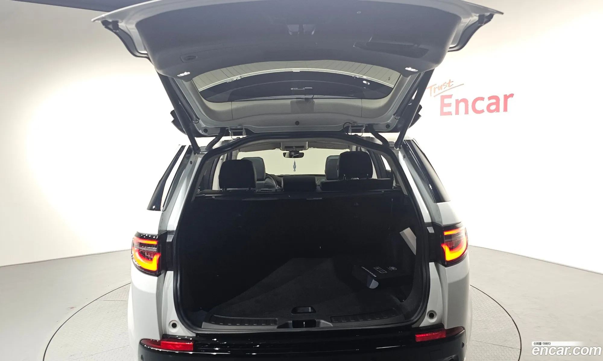 Land Rover Discovery Sport 2024 — 2
