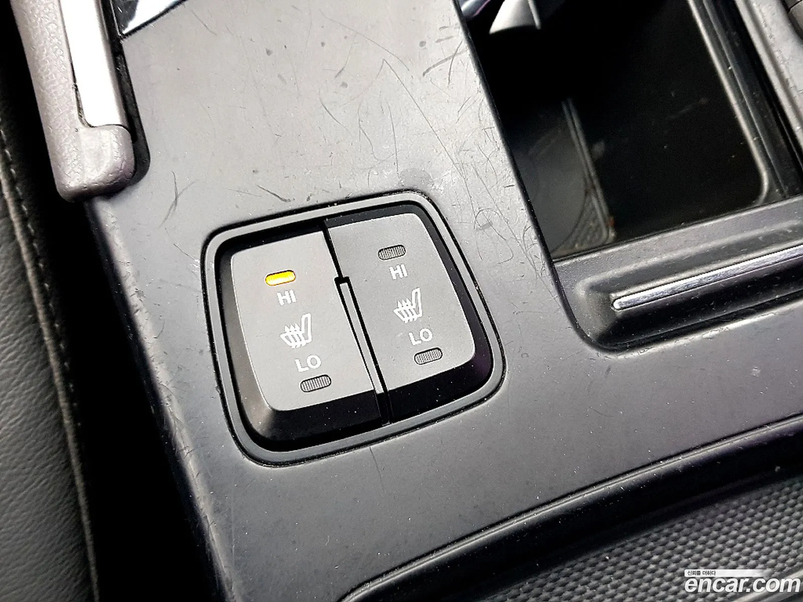 Hyundai YF Sonata 2011 — 18