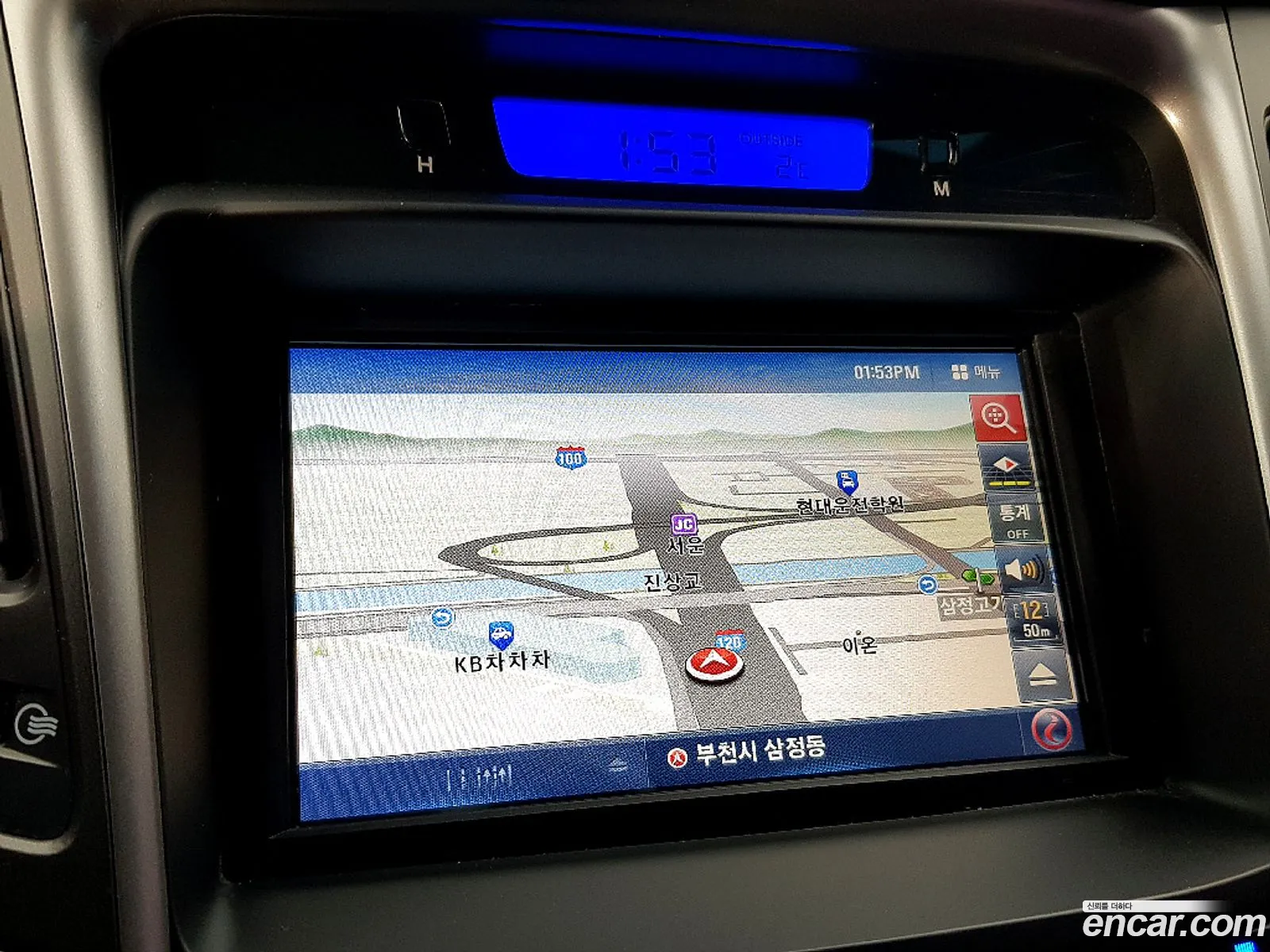 Hyundai YF Sonata 2011 — 11