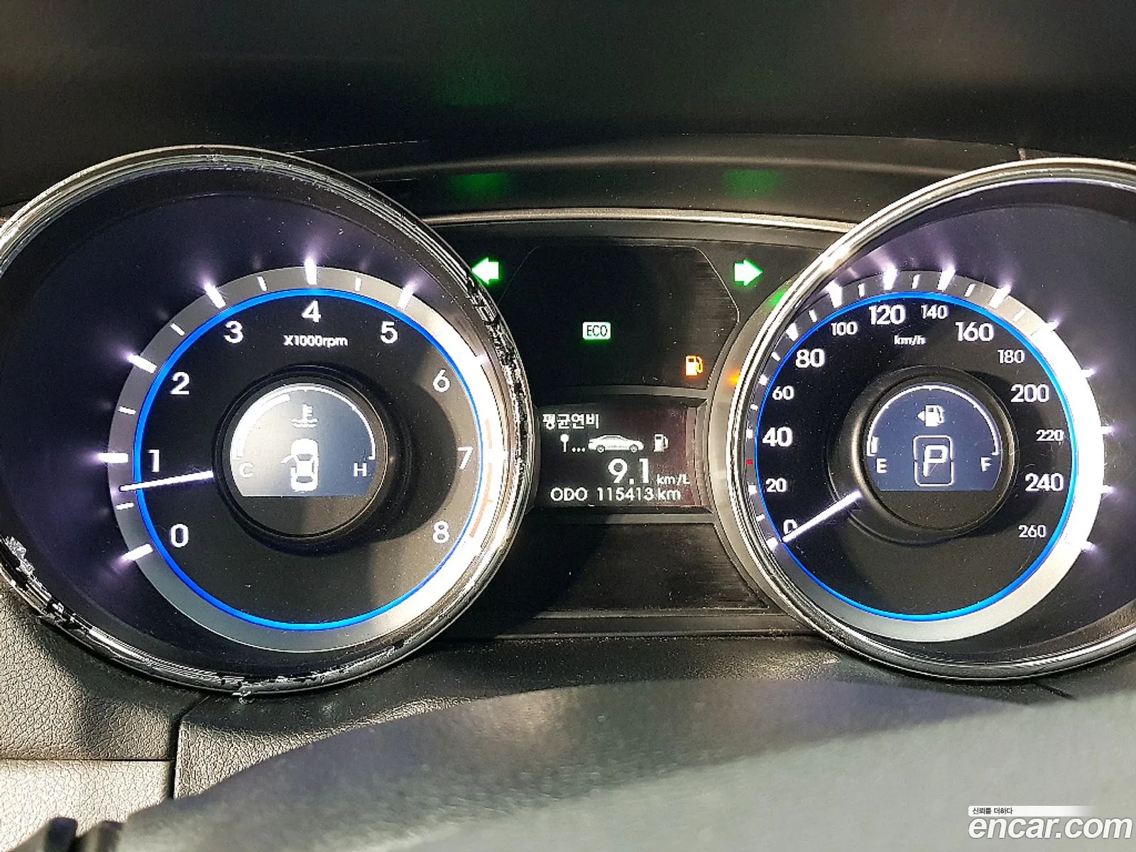 Hyundai YF Sonata 2011 — 4