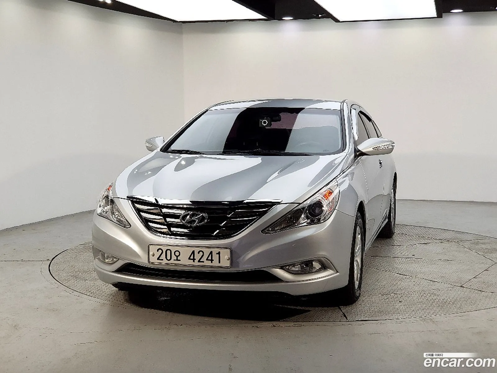 Hyundai YF Sonata 2011 — 13