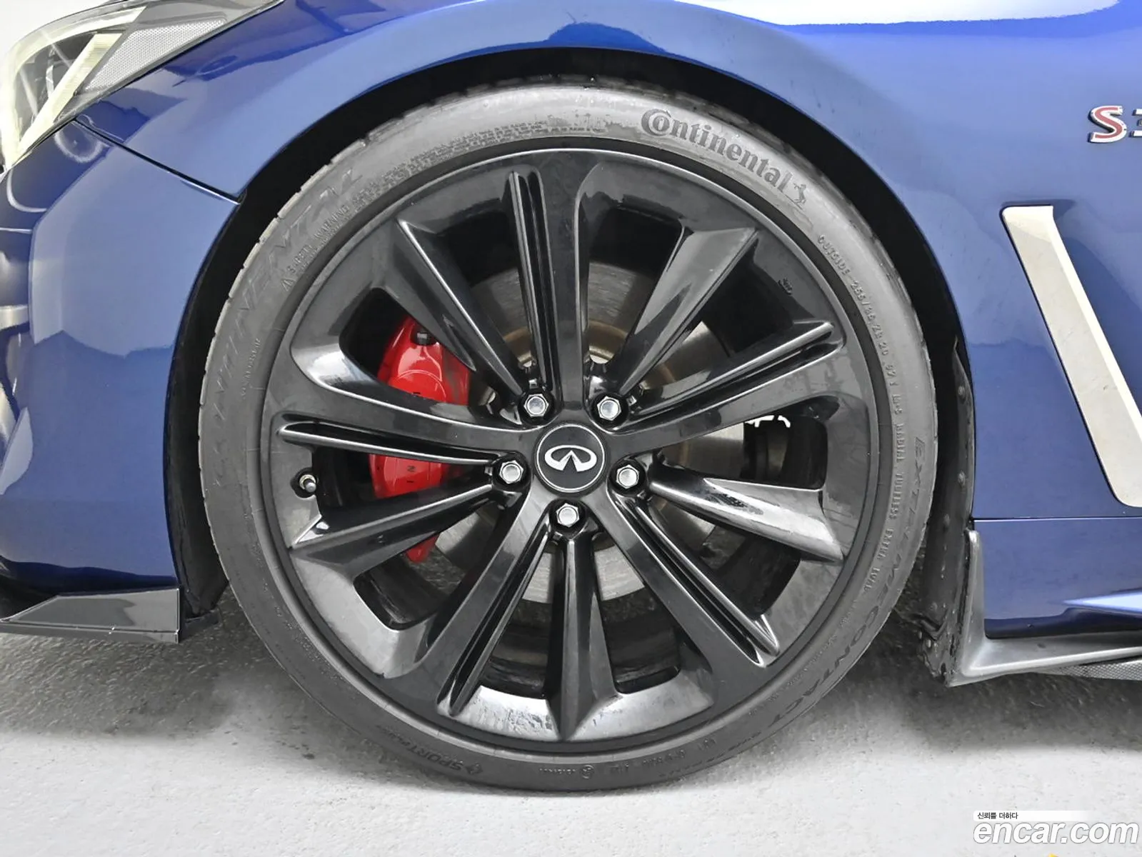 Infiniti Q60 2018 — 17