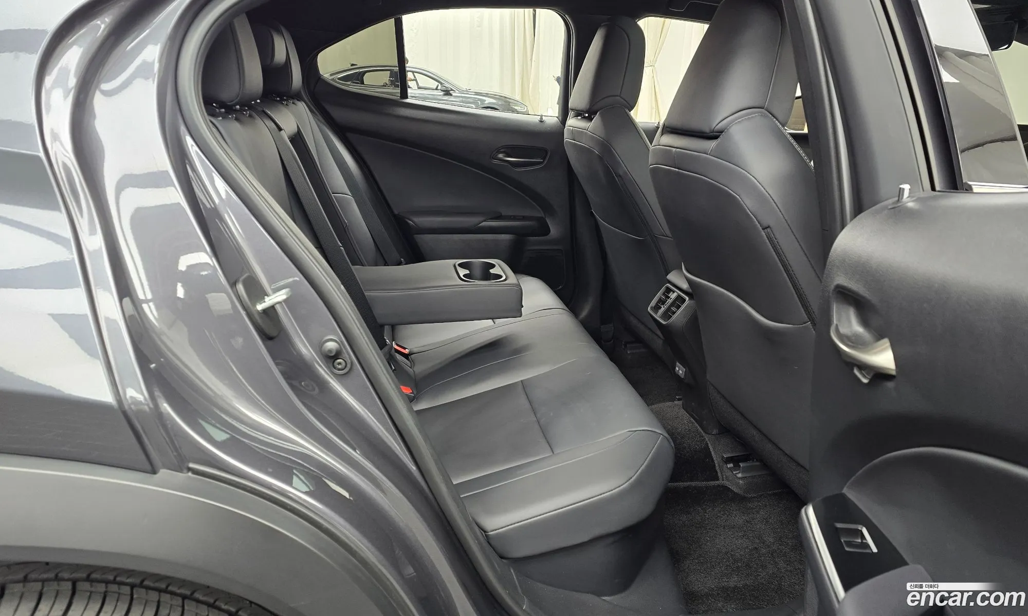 Lexus UX300h 2024 JTHYBJAH1S2011974 — 8