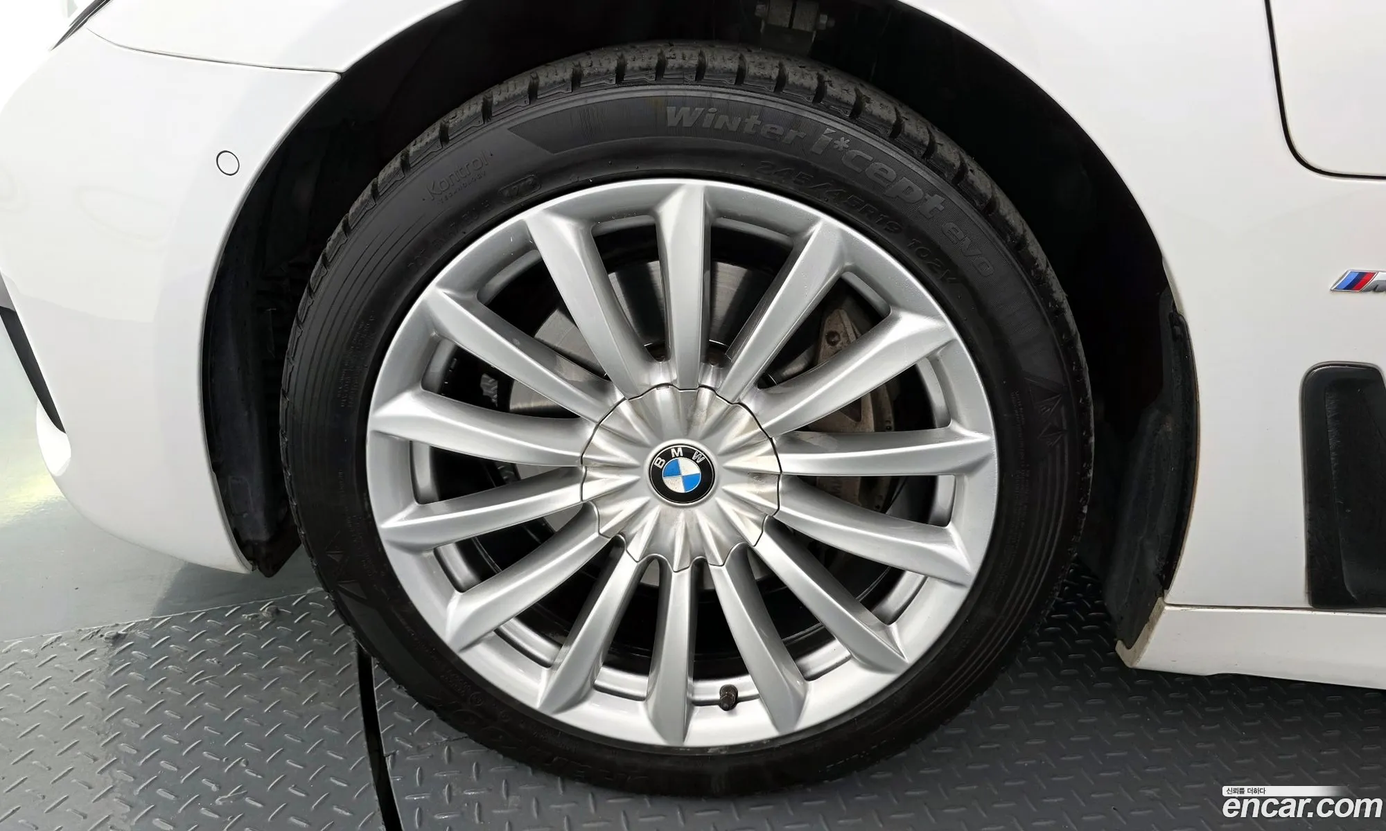 BMW 7 Series 2017 WBA7D0106HGJ45433 — 16