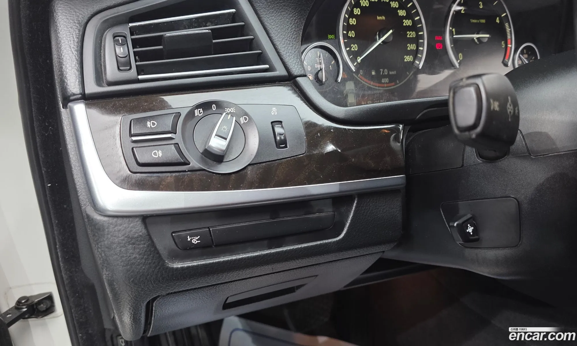 BMW 5 Series 2011 WBAFW1107BC664307 — 12