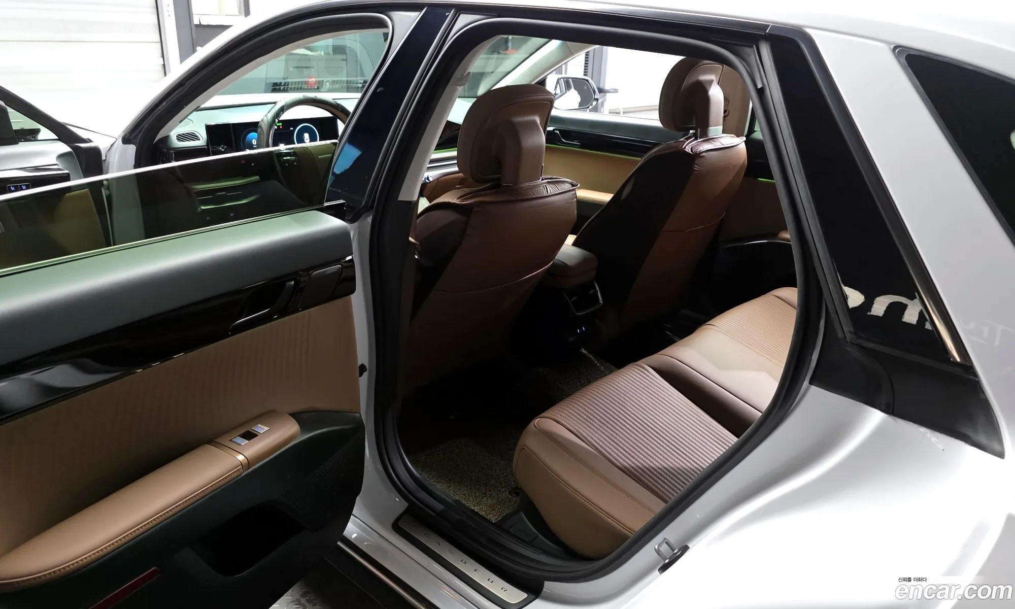 Hyundai Grandeur Hybrid 2024 — 3