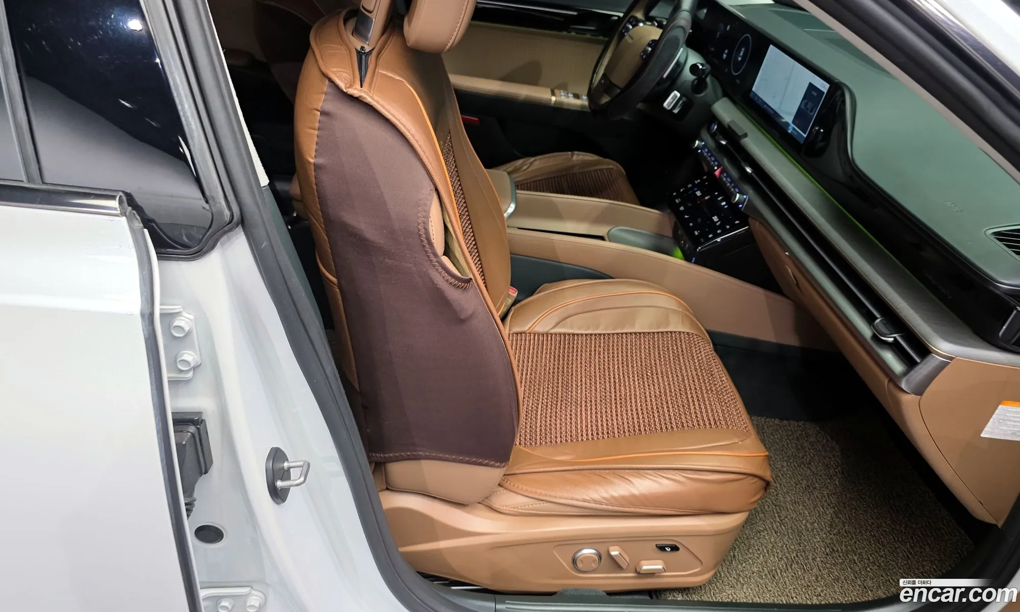 Hyundai Grandeur Hybrid 2024 — 6