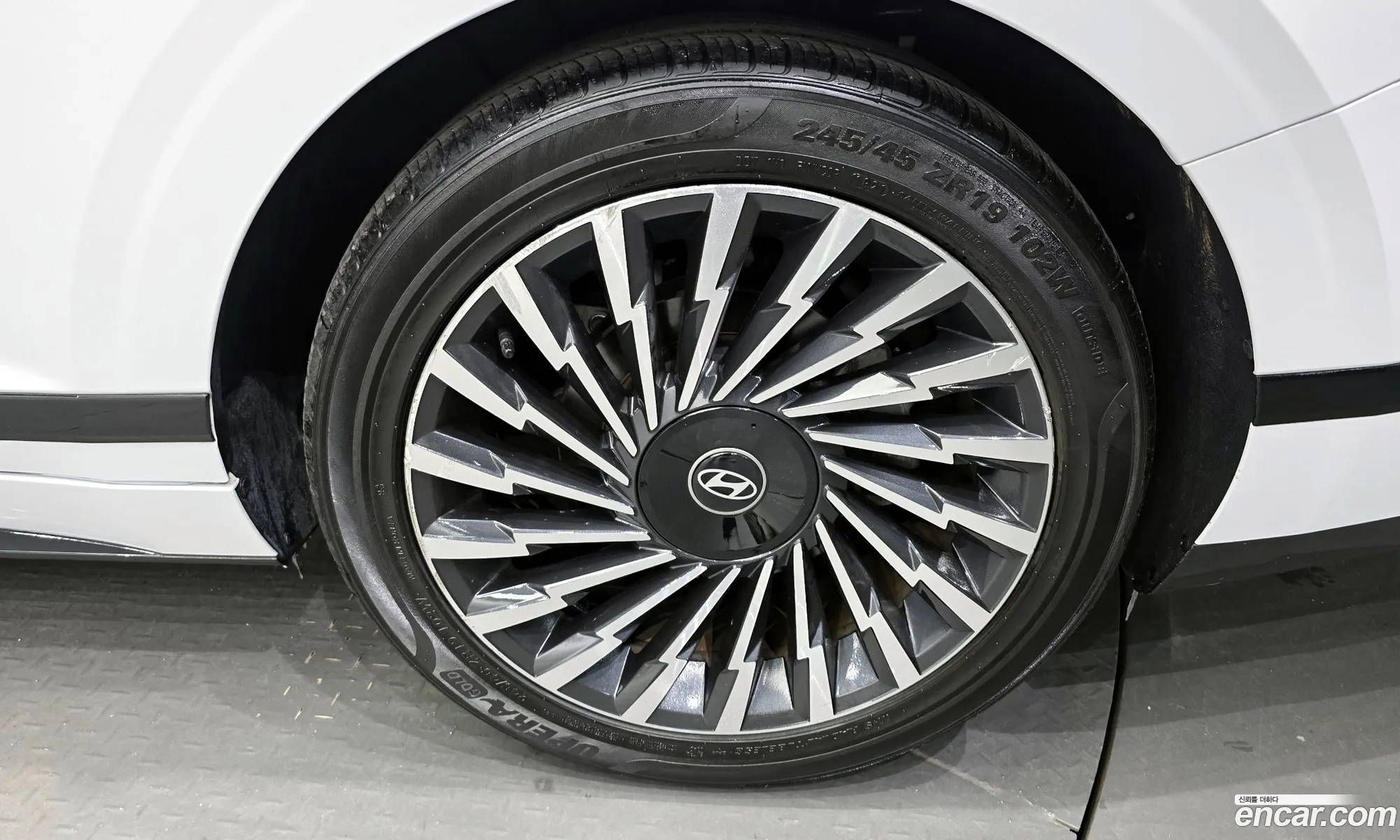 Hyundai Grandeur Hybrid 2024 — 4