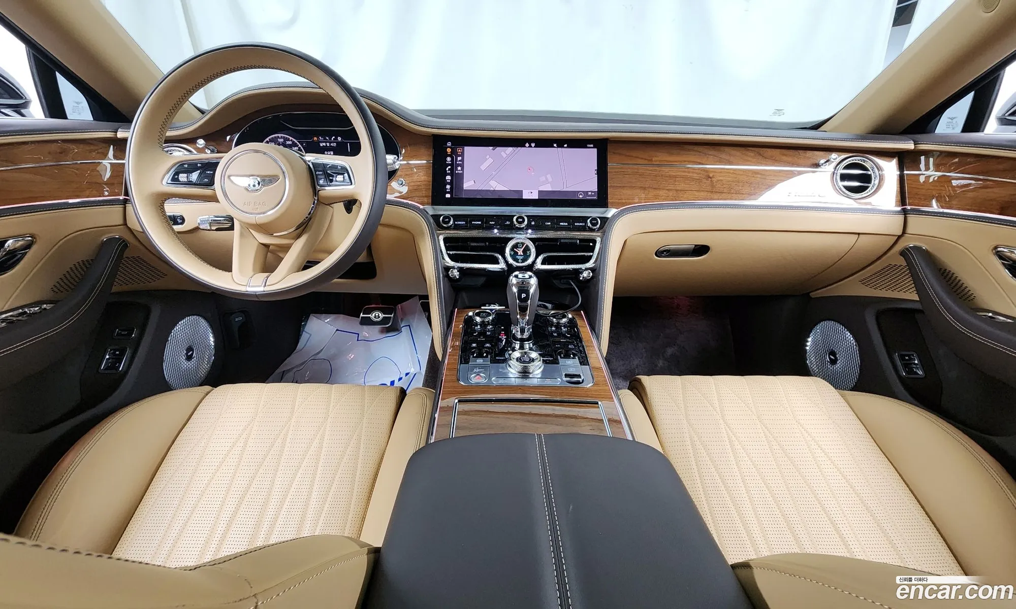 Bentley Flying Spur 2023 — 12