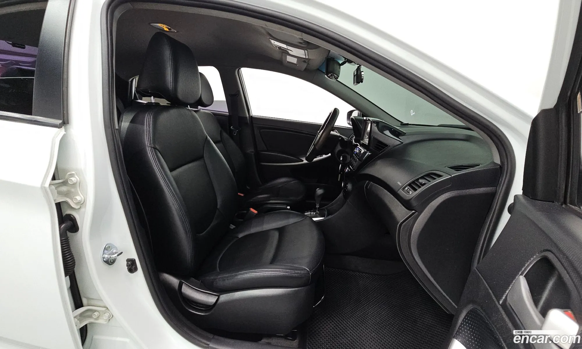 Hyundai Accent 2014 — 15