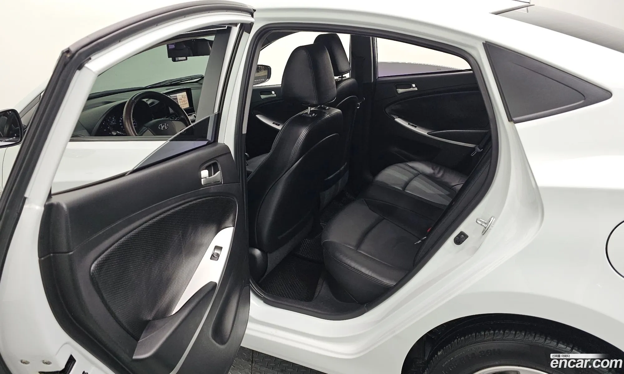 Hyundai Accent 2014 — 3