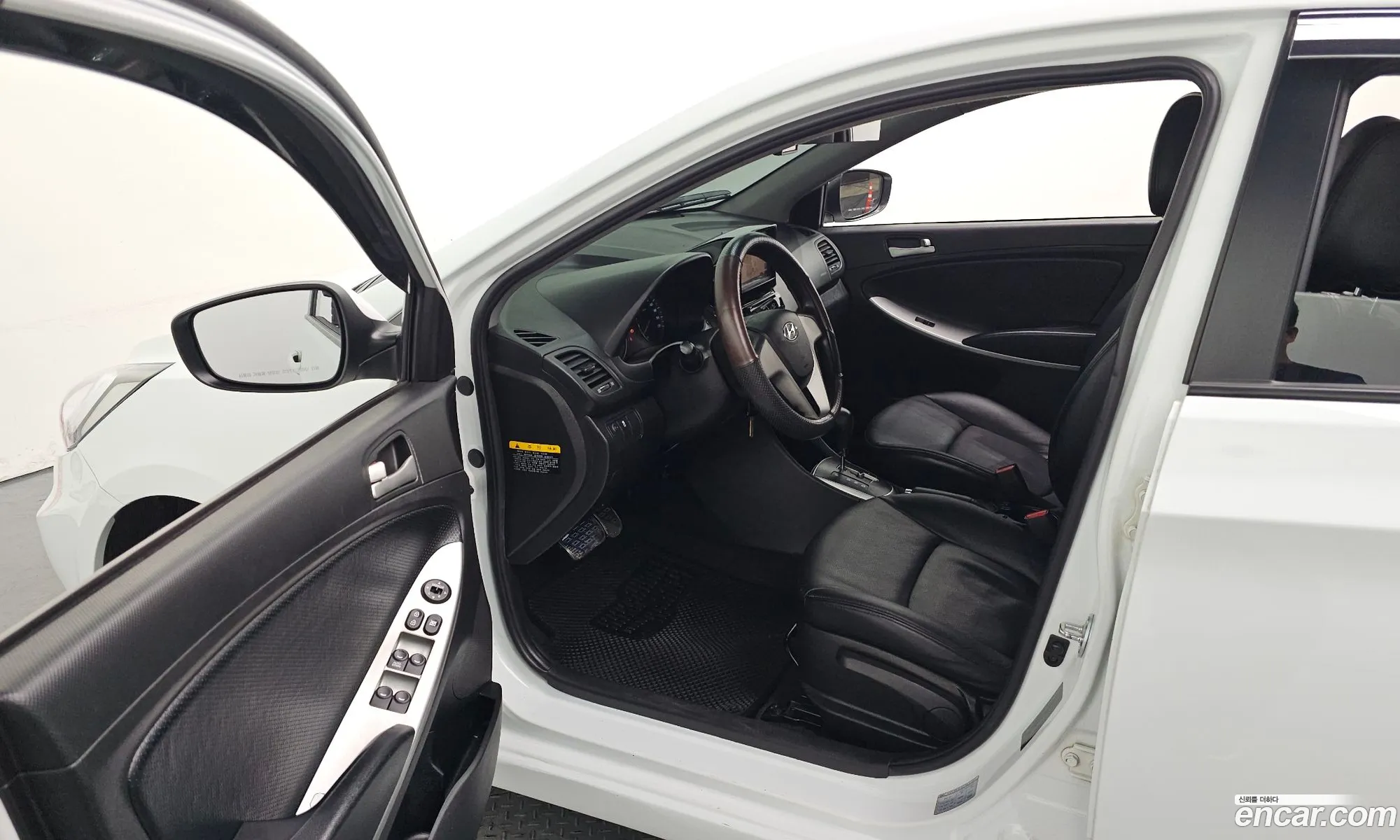 Hyundai Accent 2014 — 16