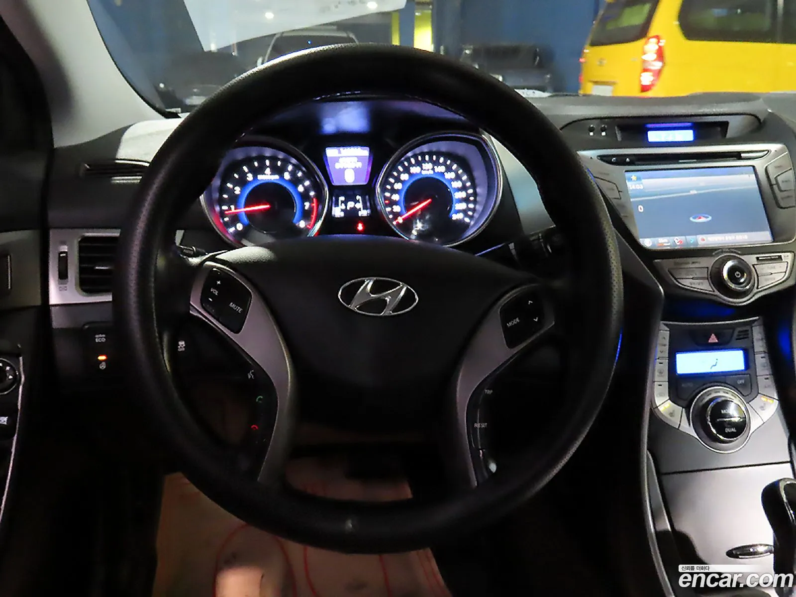 Hyundai Elantra 2013 — 17