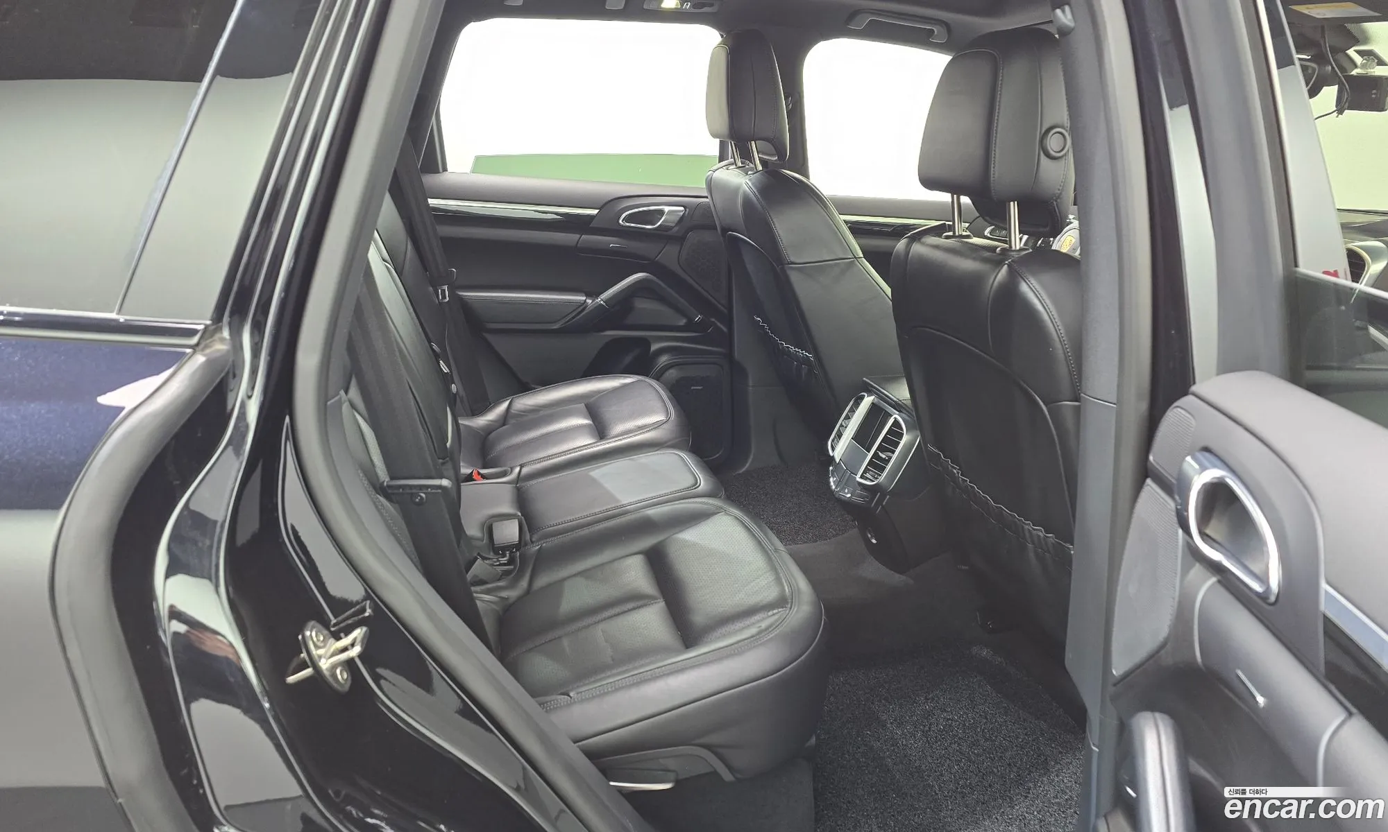Porsche Cayenne 2017 WP1AF2924HKA30488 — 16