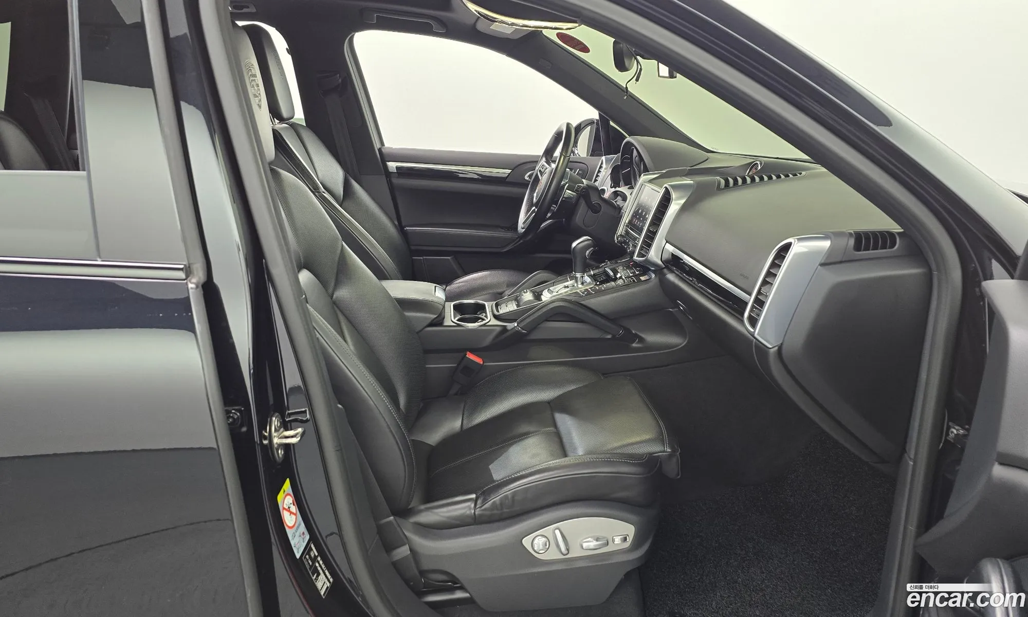 Porsche Cayenne 2017 WP1AF2924HKA30488 — 14
