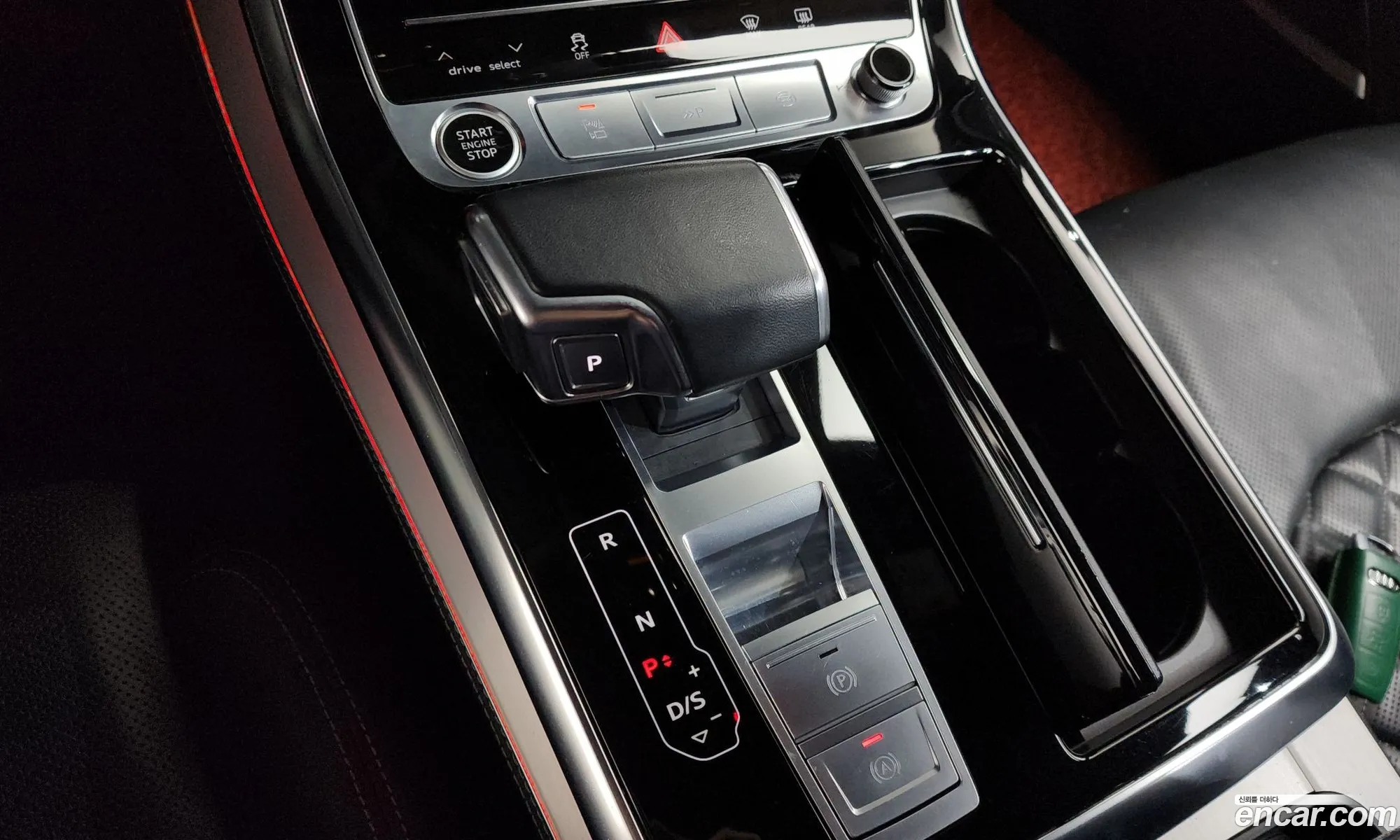 Audi Q8 2022 WAUZZZF17PD001020 — 10