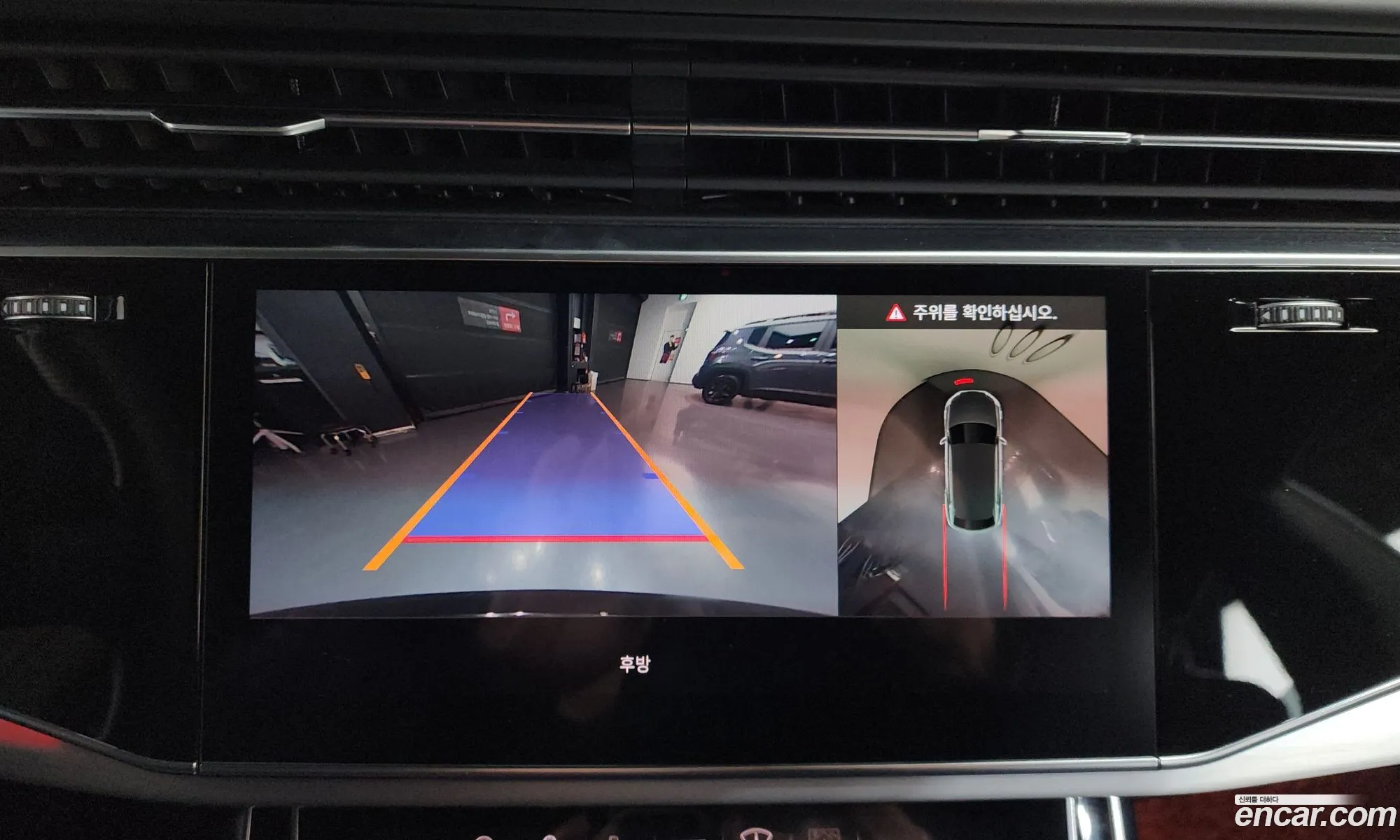 Audi Q8 2022 WAUZZZF17PD001020 — 3