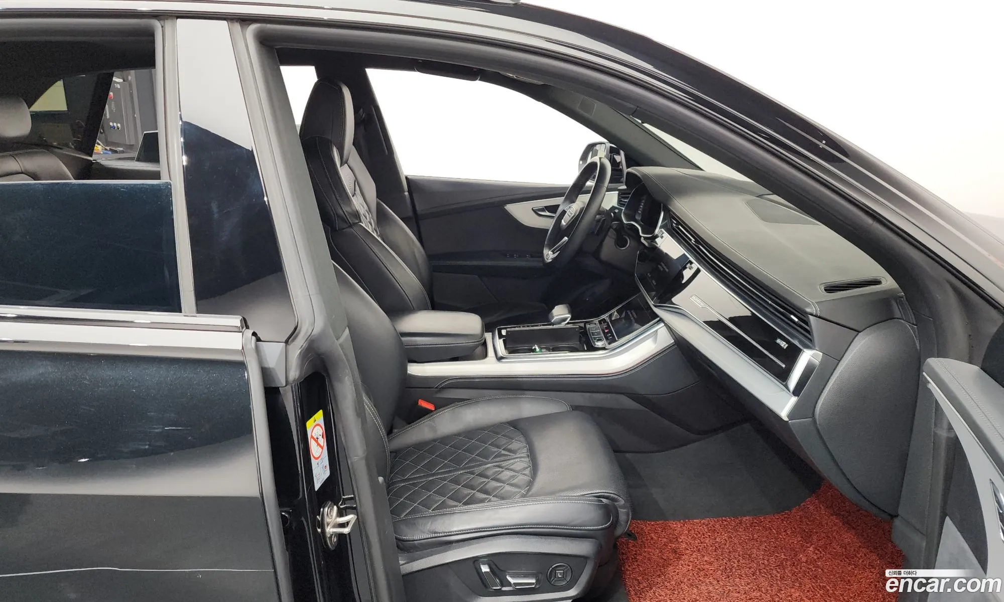 Audi Q8 2022 WAUZZZF17PD001020 — 9