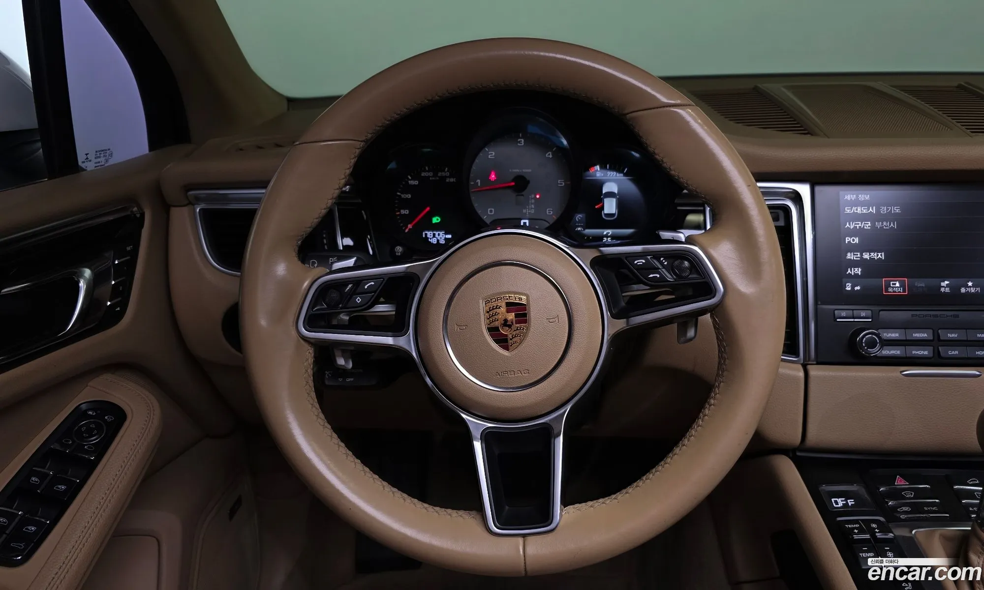 Porsche Macan 2016 WP1AD2953HLB70025 — 4
