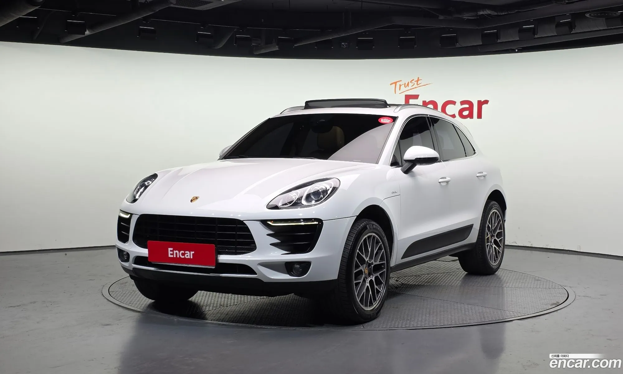 Porsche Macan 2016 WP1AD2953HLB70025 — 16