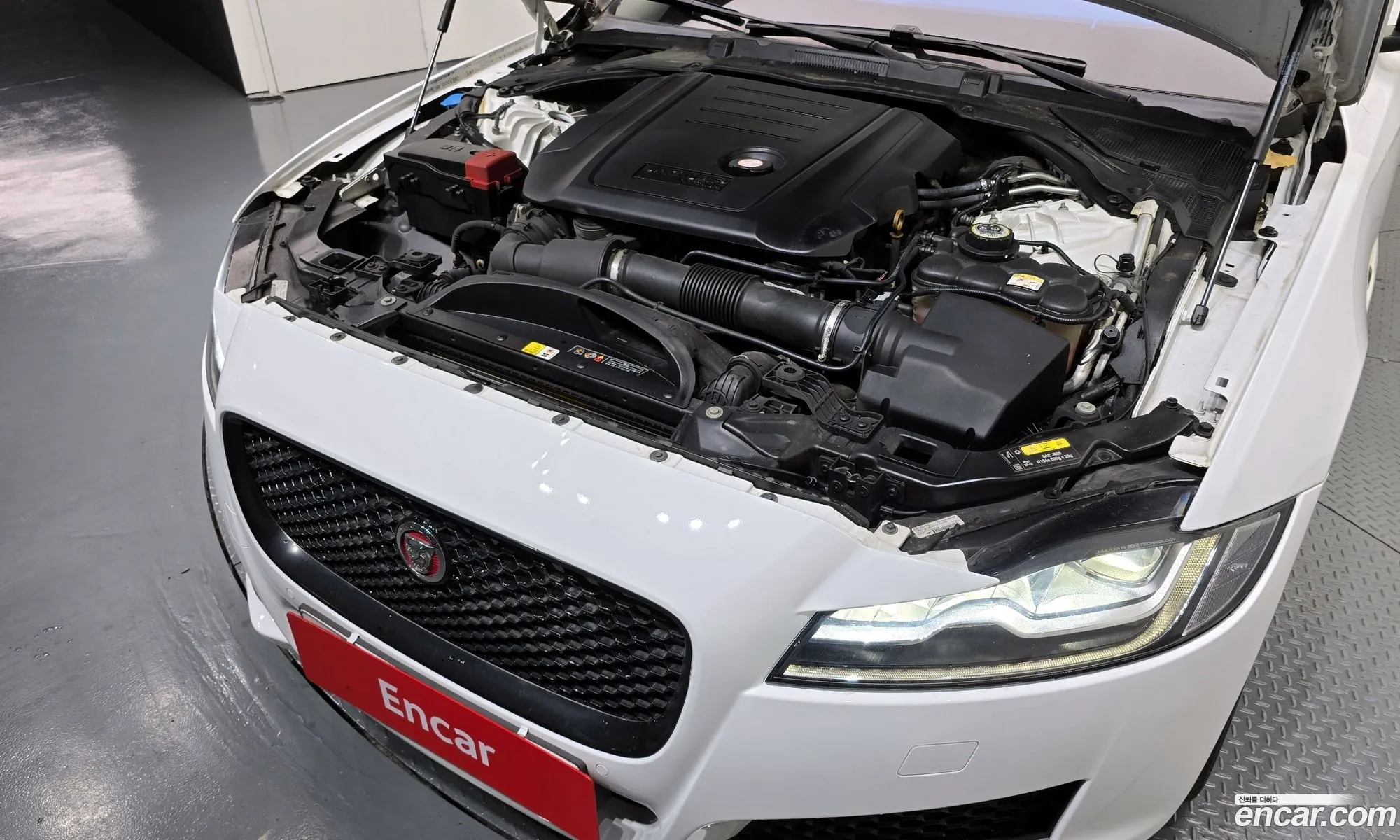 Jaguar XF 2017 — 9