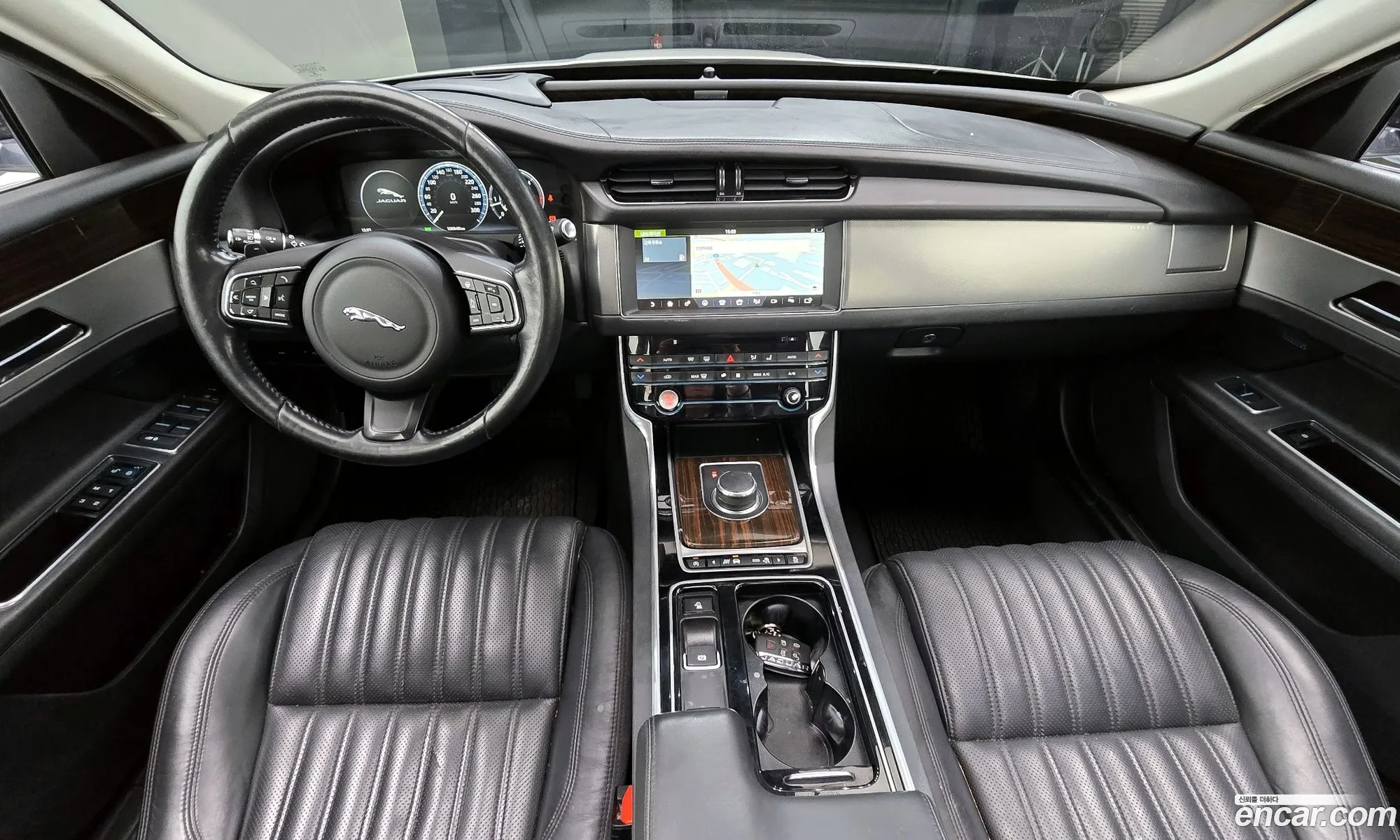 Jaguar XF 2017 — 17