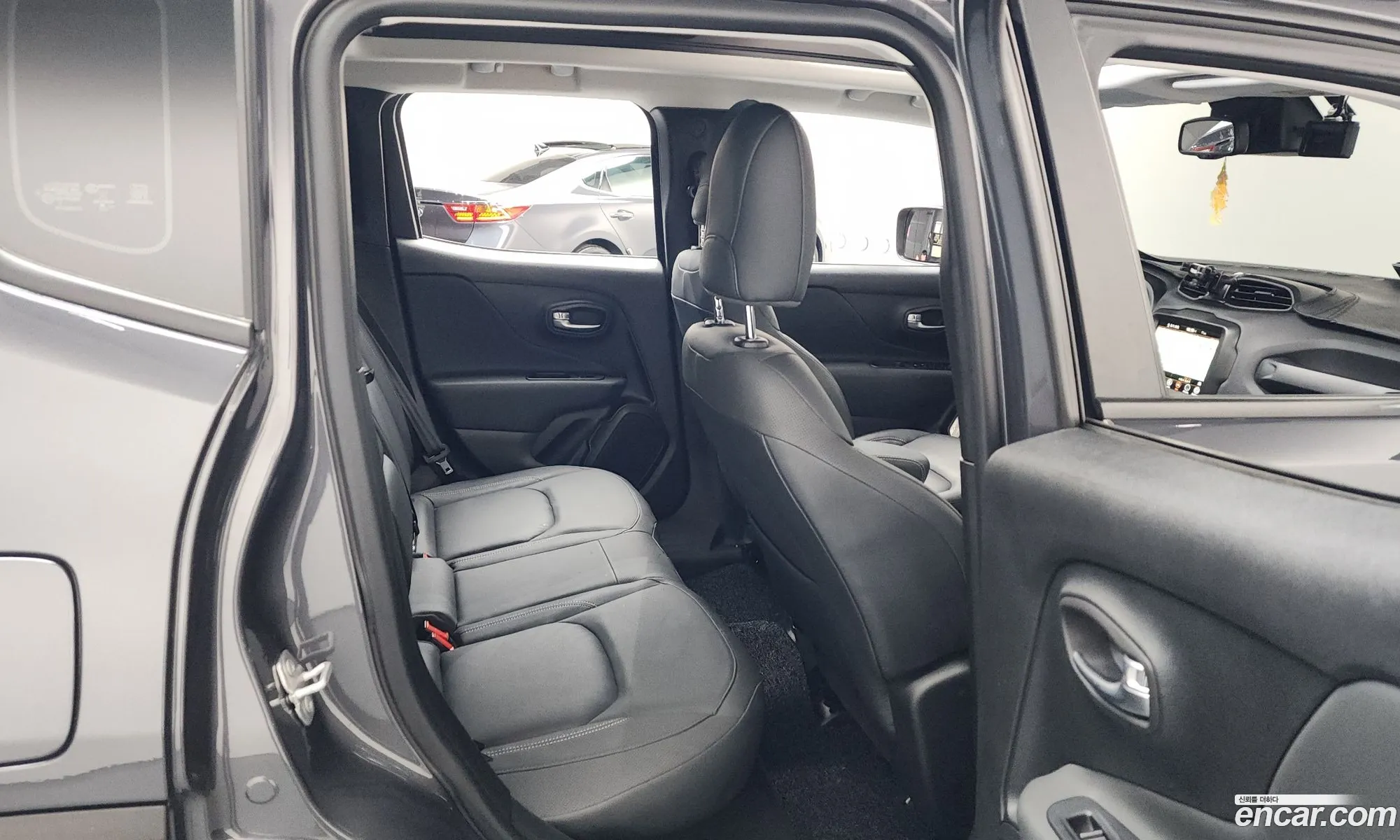 Jeep Renegade 2022 — 18