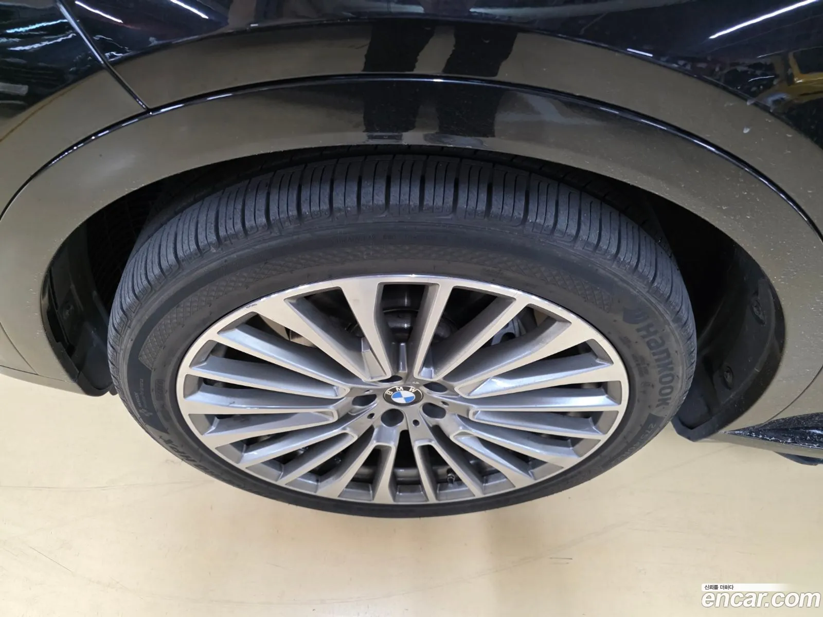 BMW X7 2022 — 7