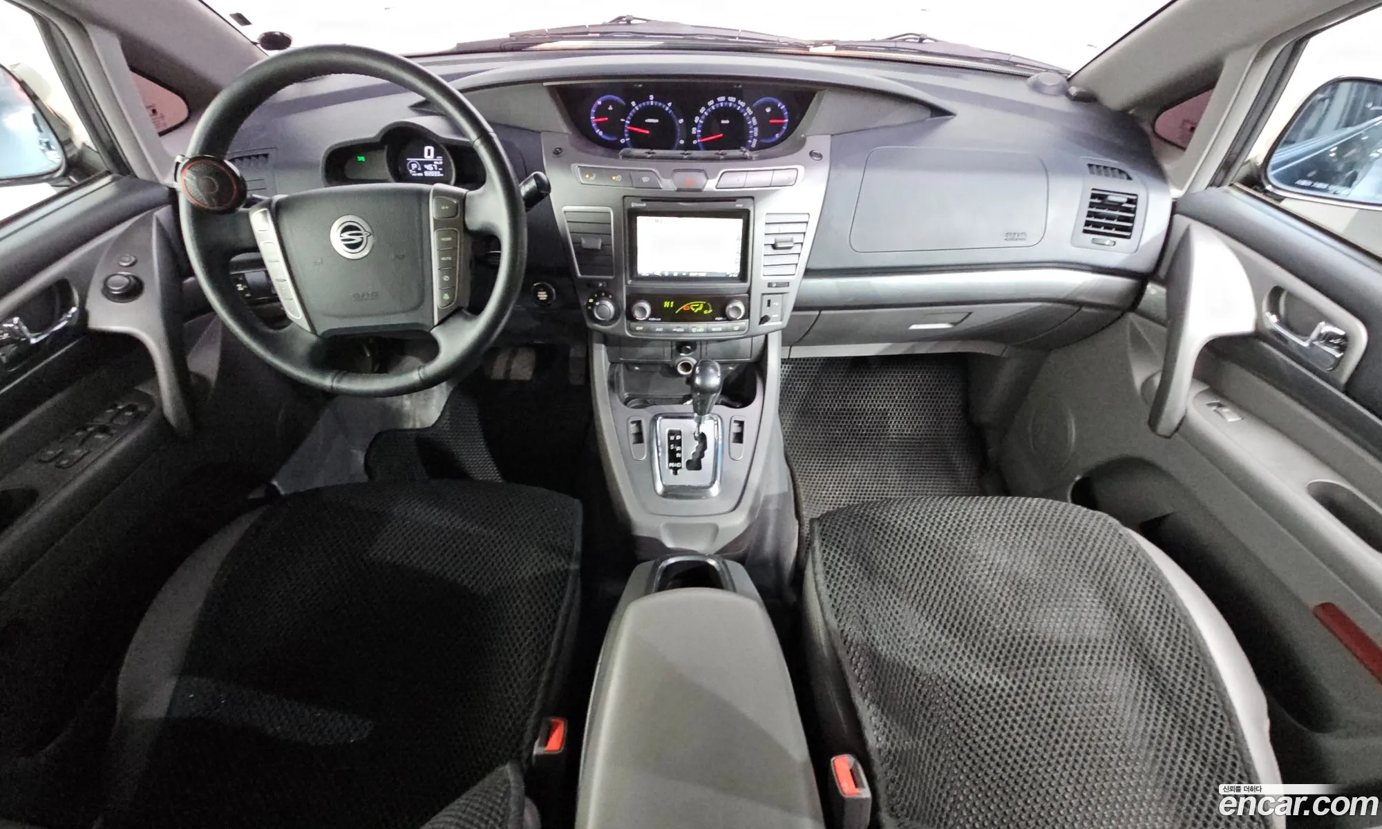 KG Mobility (SsangYong) Korando Turismo 2014 — 2