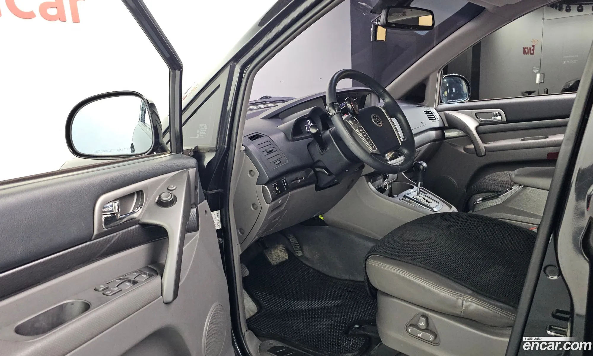 KG Mobility (SsangYong) Korando Turismo 2014 — 4