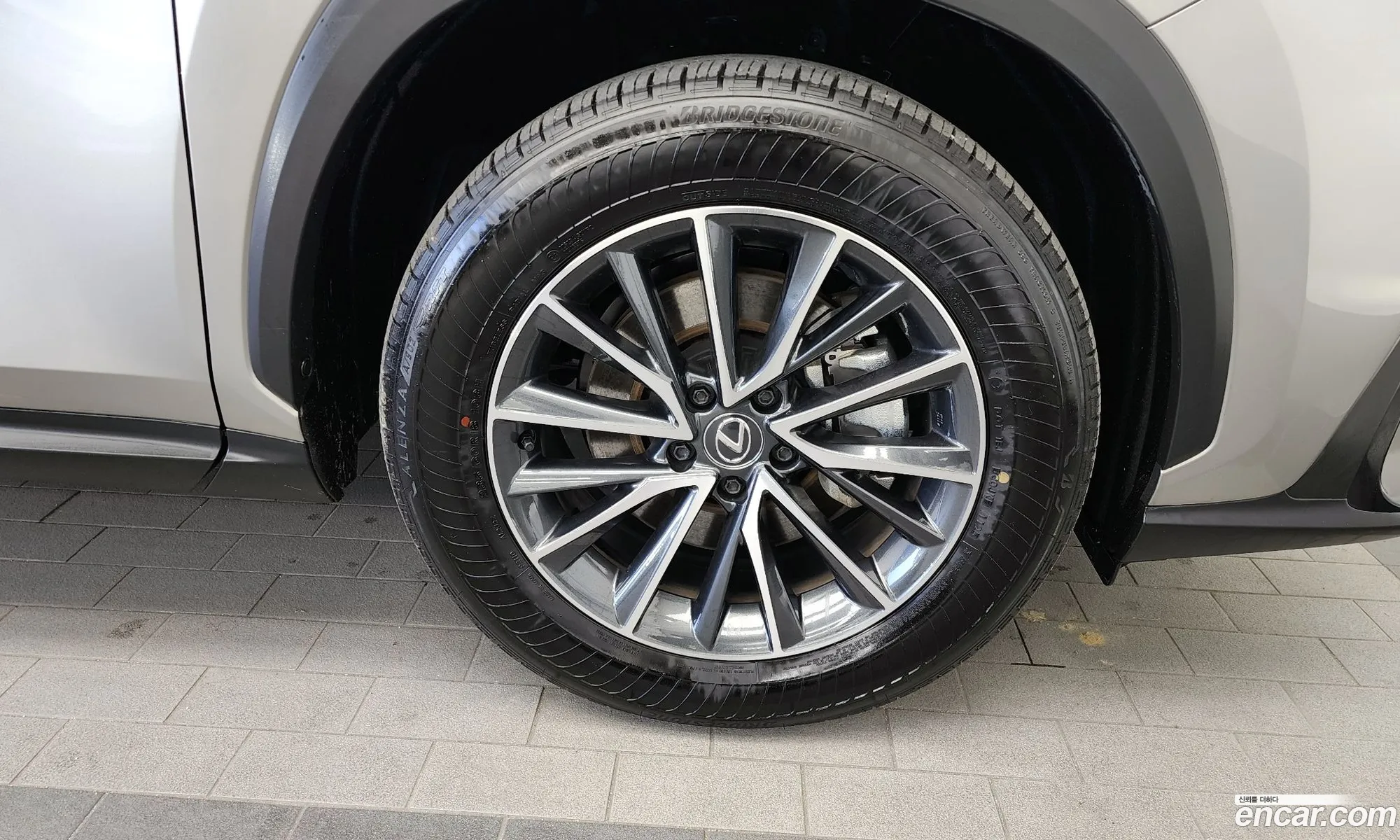 Lexus NX450h+ 2025 — 8