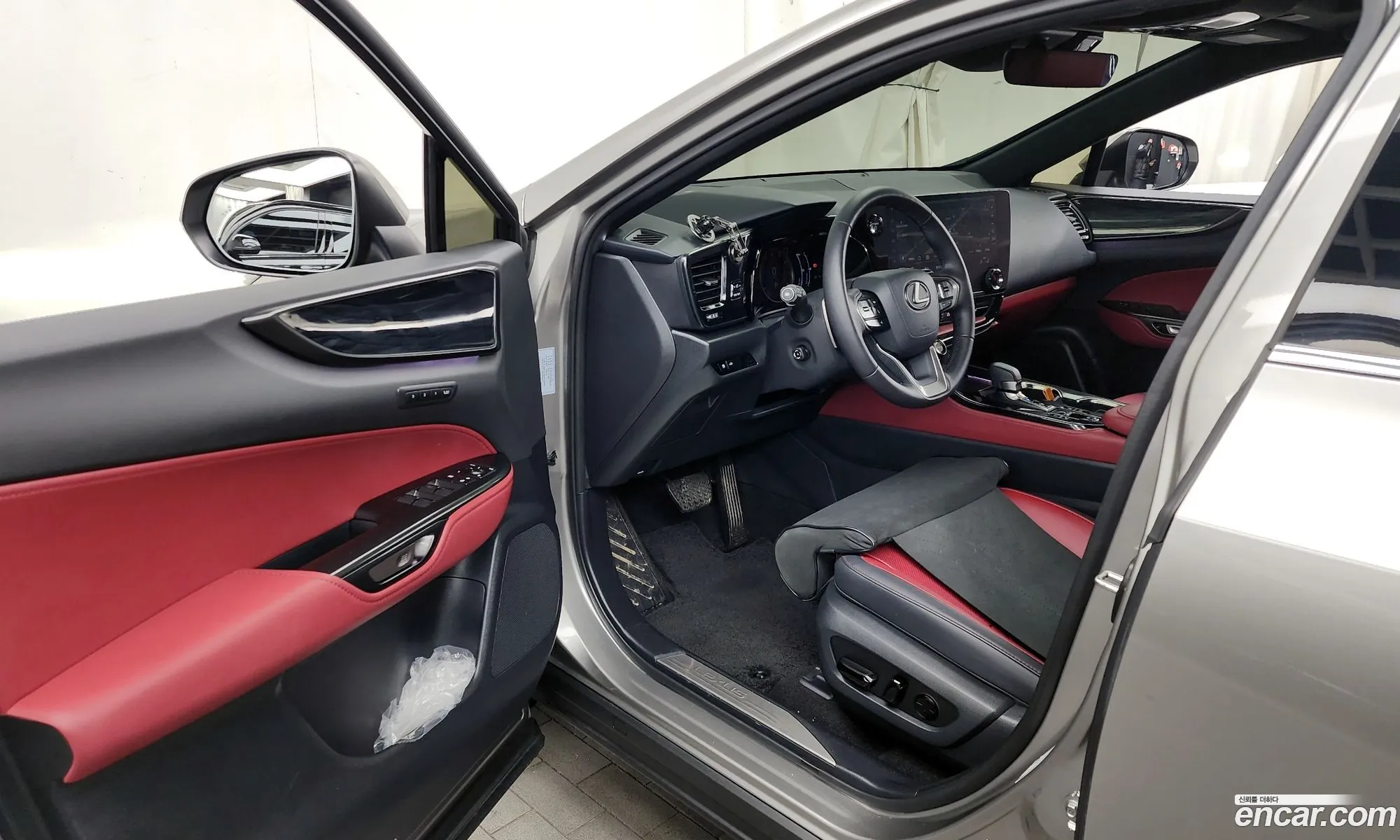 Lexus NX450h+ 2025 — 6