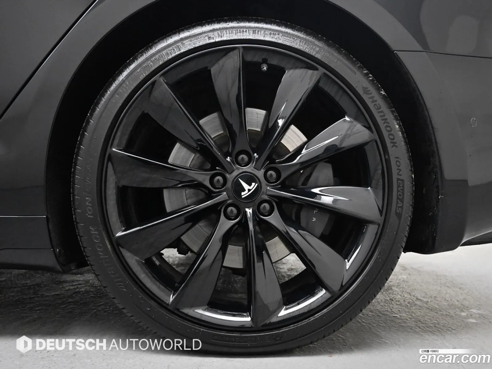 Tesla Model S 2017 — 11