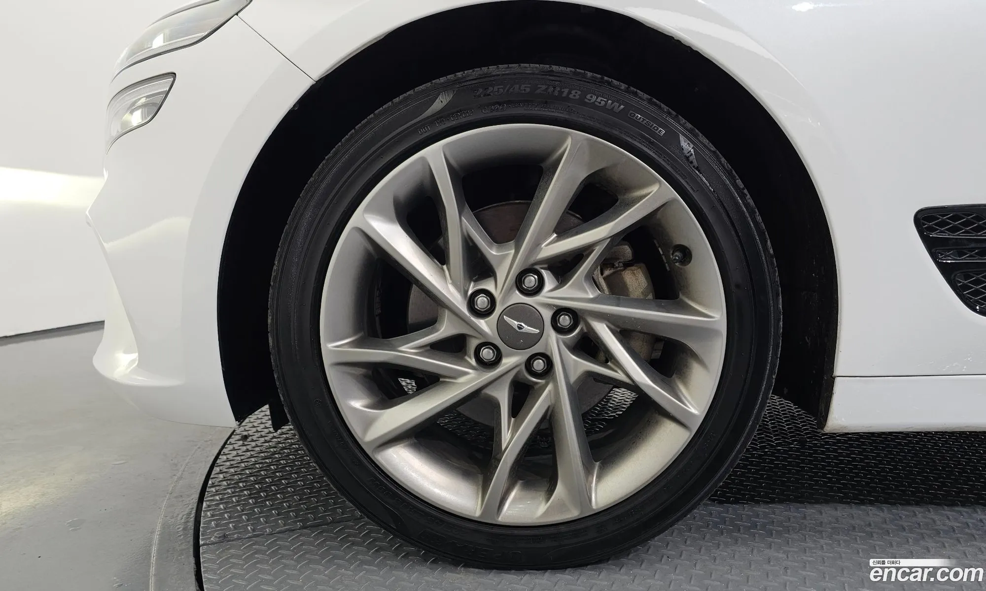 Genesis G70 2021 — 10