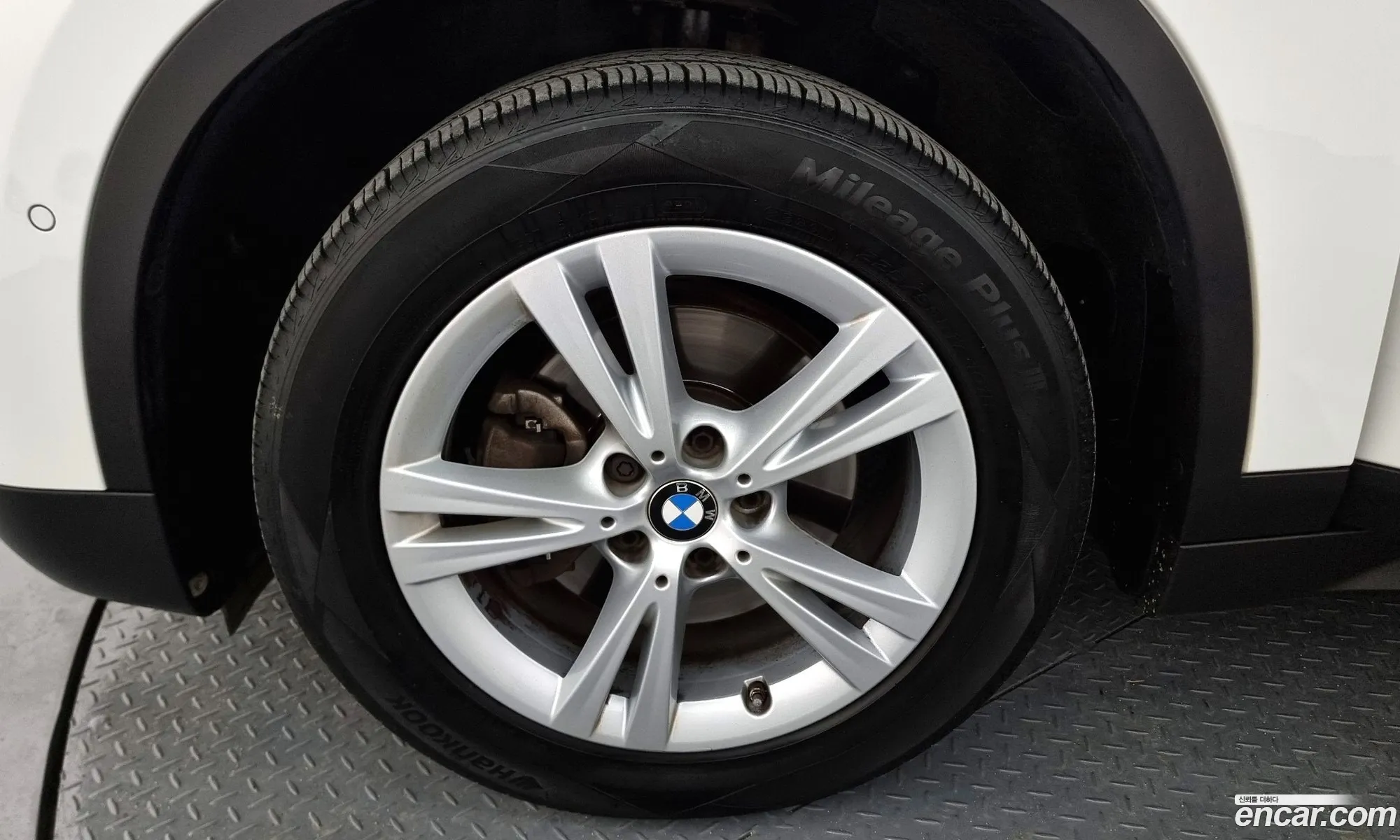 BMW X1 2017 WBAHT9100H5J04500 — 16