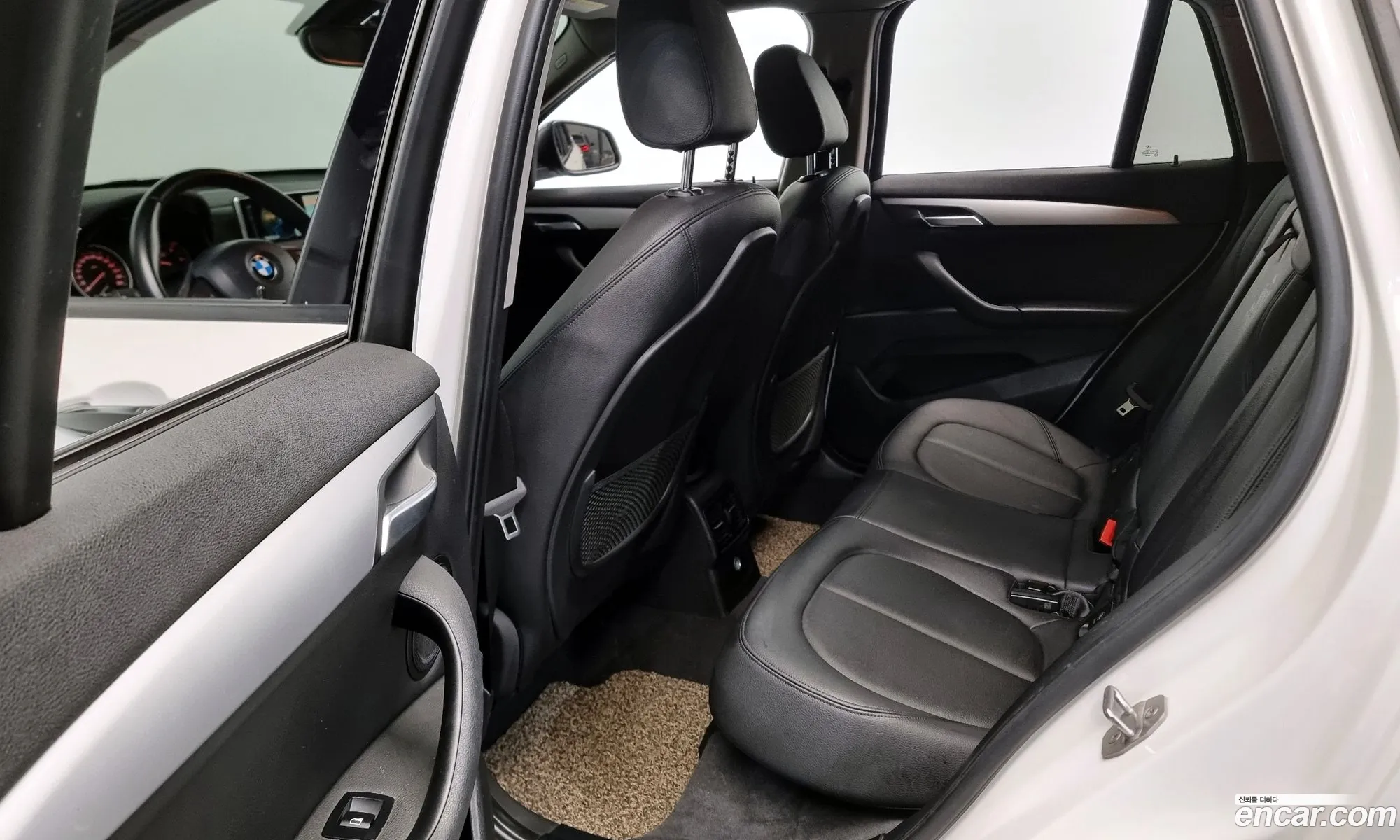 BMW X1 2017 WBAHT9100H5J04500 — 18