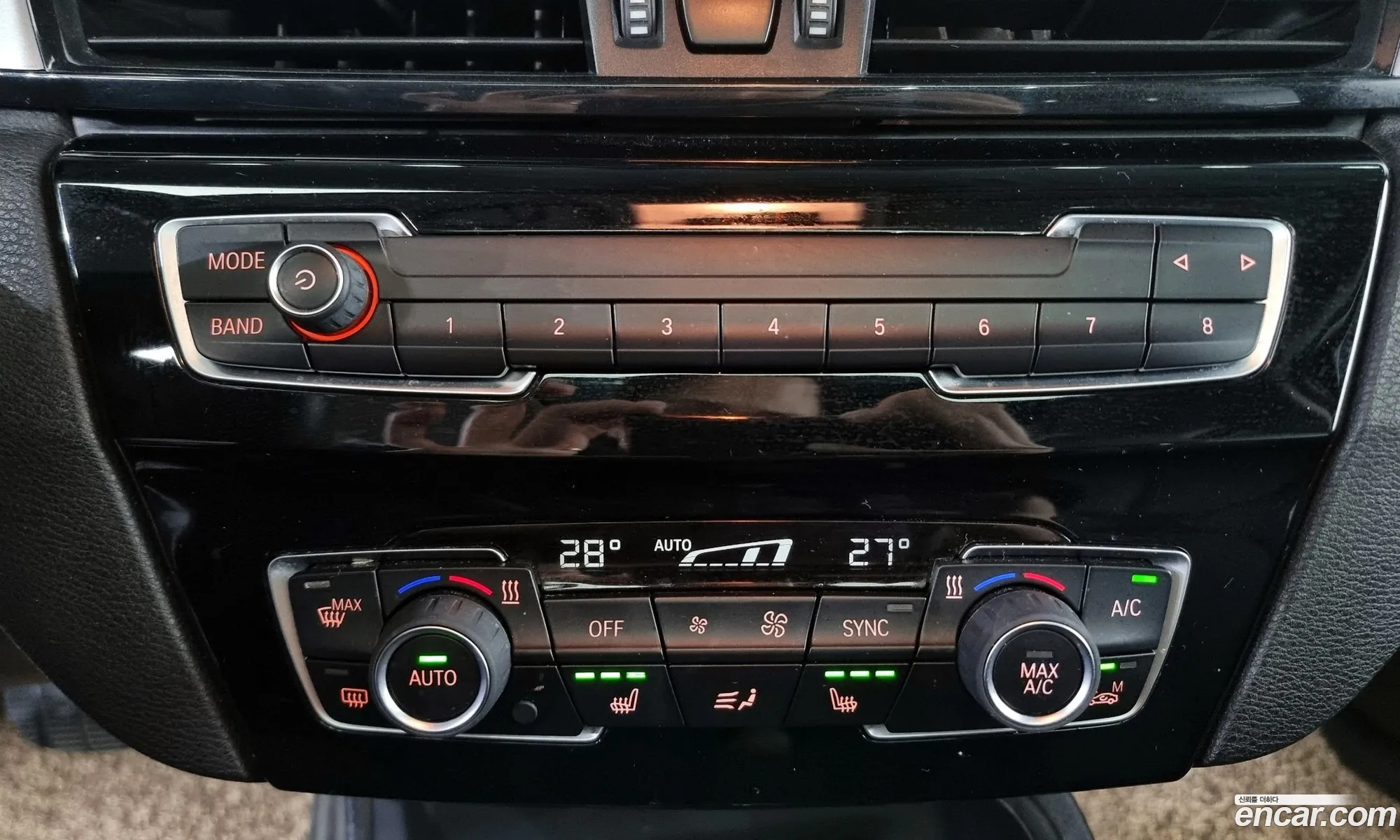 BMW X1 2017 WBAHT9100H5J04500 — 4