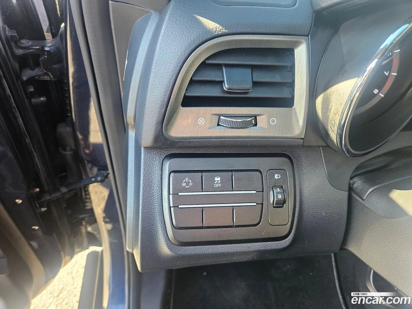 KG Mobility (SsangYong) Tivoli Armour 2018 — 12
