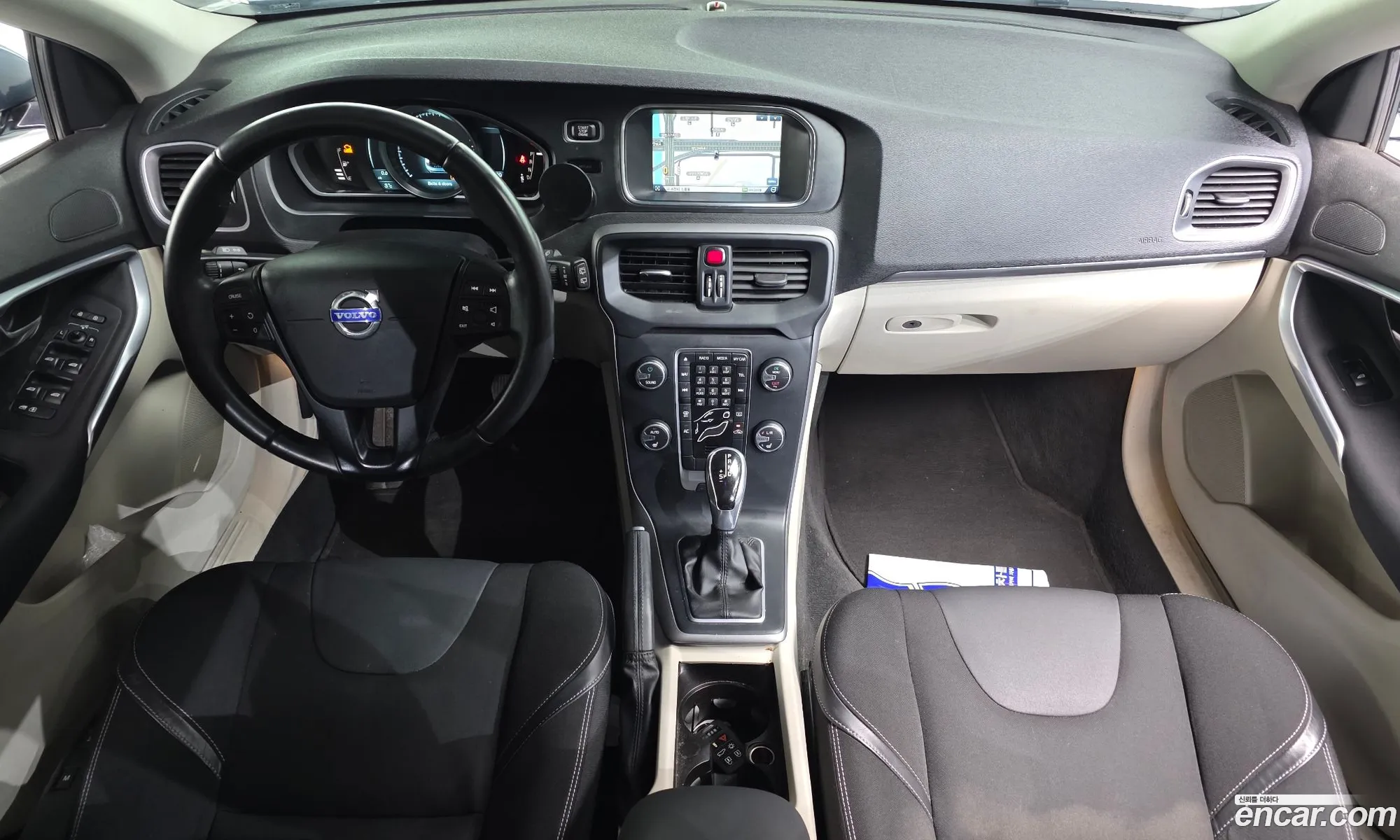 Volvo V40 2014 — 19