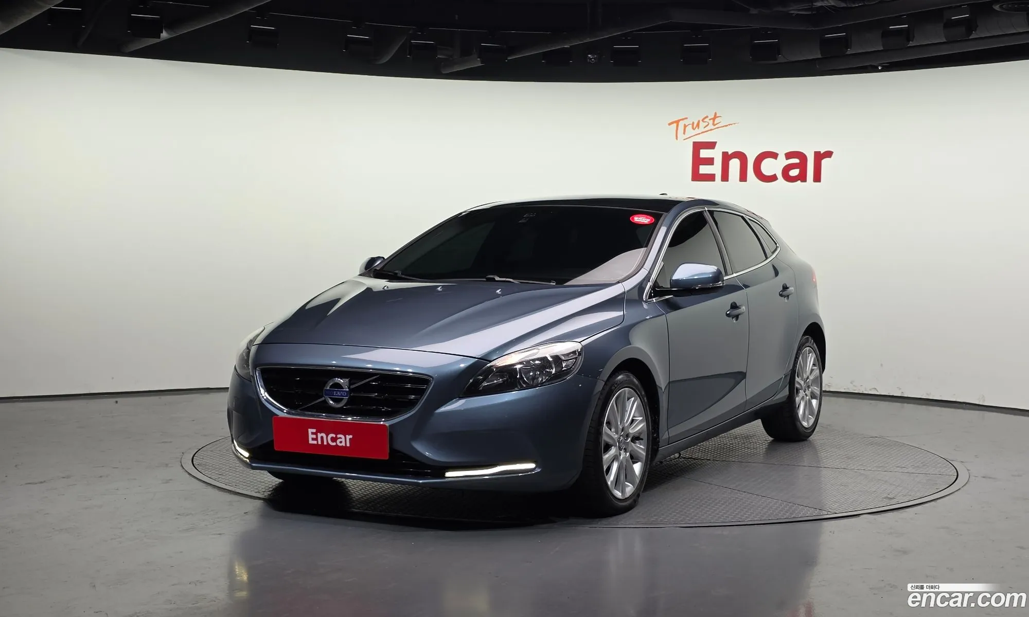 Volvo V40 2014 — 18