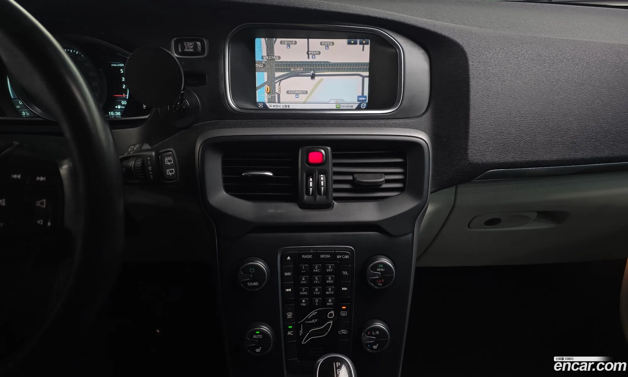 Volvo V40 2014 — 20