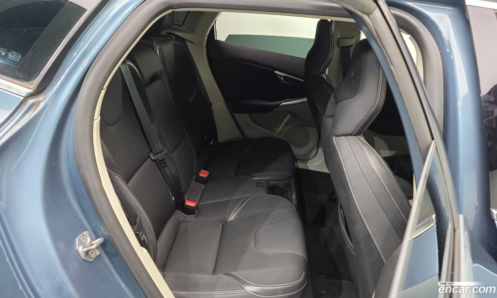 Volvo V40 2014 — 2