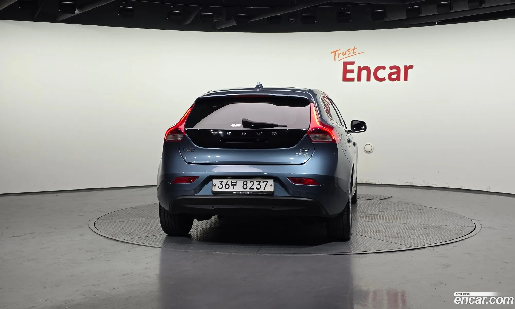 Volvo V40 2014 — 14