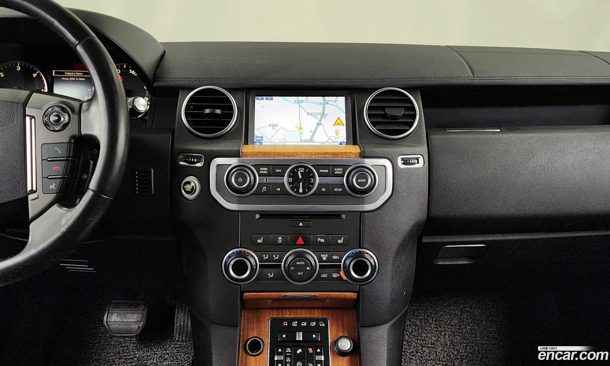 Land Rover Discovery 4 2015 SALLAAAG6FA743906 — 2